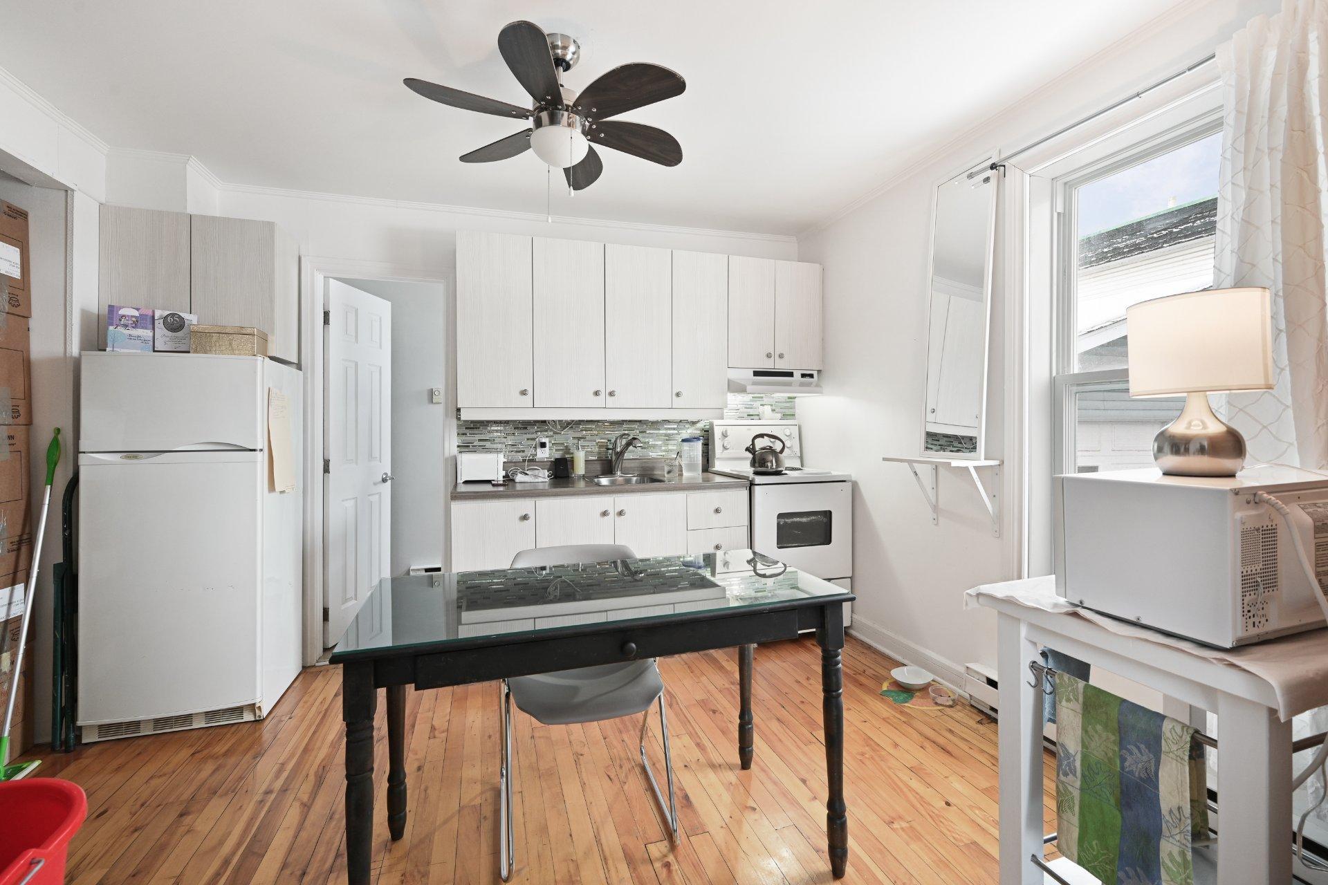 









16565


Av. Lajoie

,
Saint-Hyacinthe,




QC
J2T3J7

