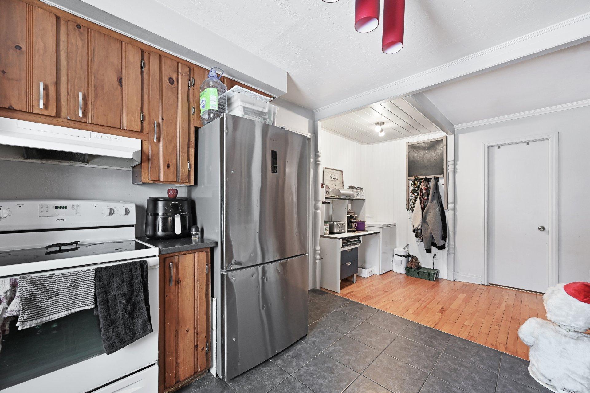 









16565


Av. Lajoie

,
Saint-Hyacinthe,




QC
J2T3J7

