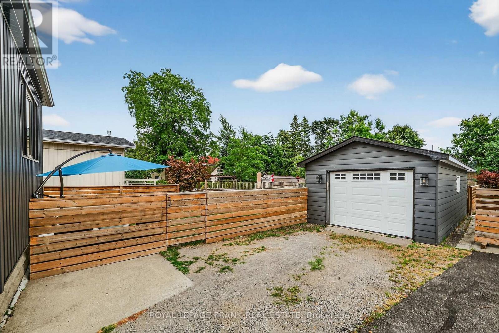 












69 PEEL STREET

,
Kawartha Lakes (Lindsay),




Ontario
K9V3M5

