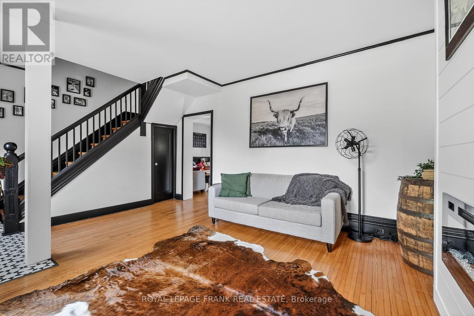 












69 PEEL STREET

,
Kawartha Lakes (Lindsay),




Ontario
K9V3M5

