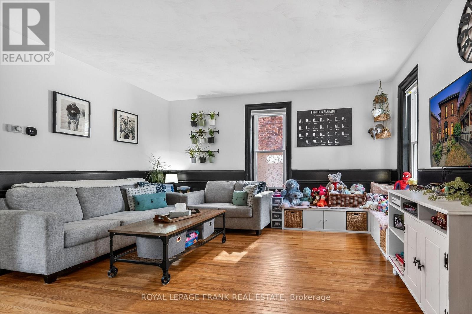 












69 PEEL STREET

,
Kawartha Lakes (Lindsay),




Ontario
K9V3M5

