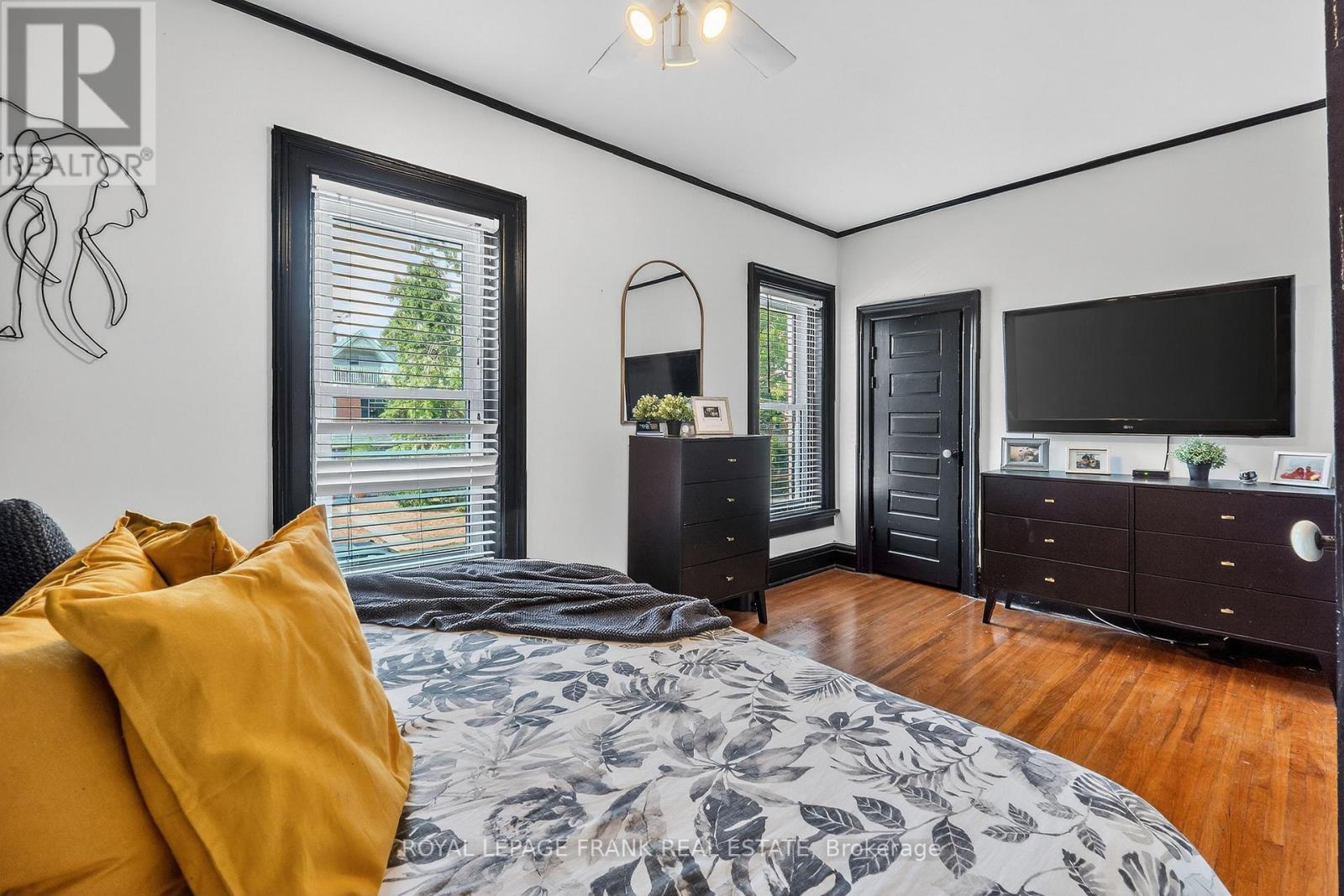 












69 PEEL STREET

,
Kawartha Lakes (Lindsay),




Ontario
K9V3M5

