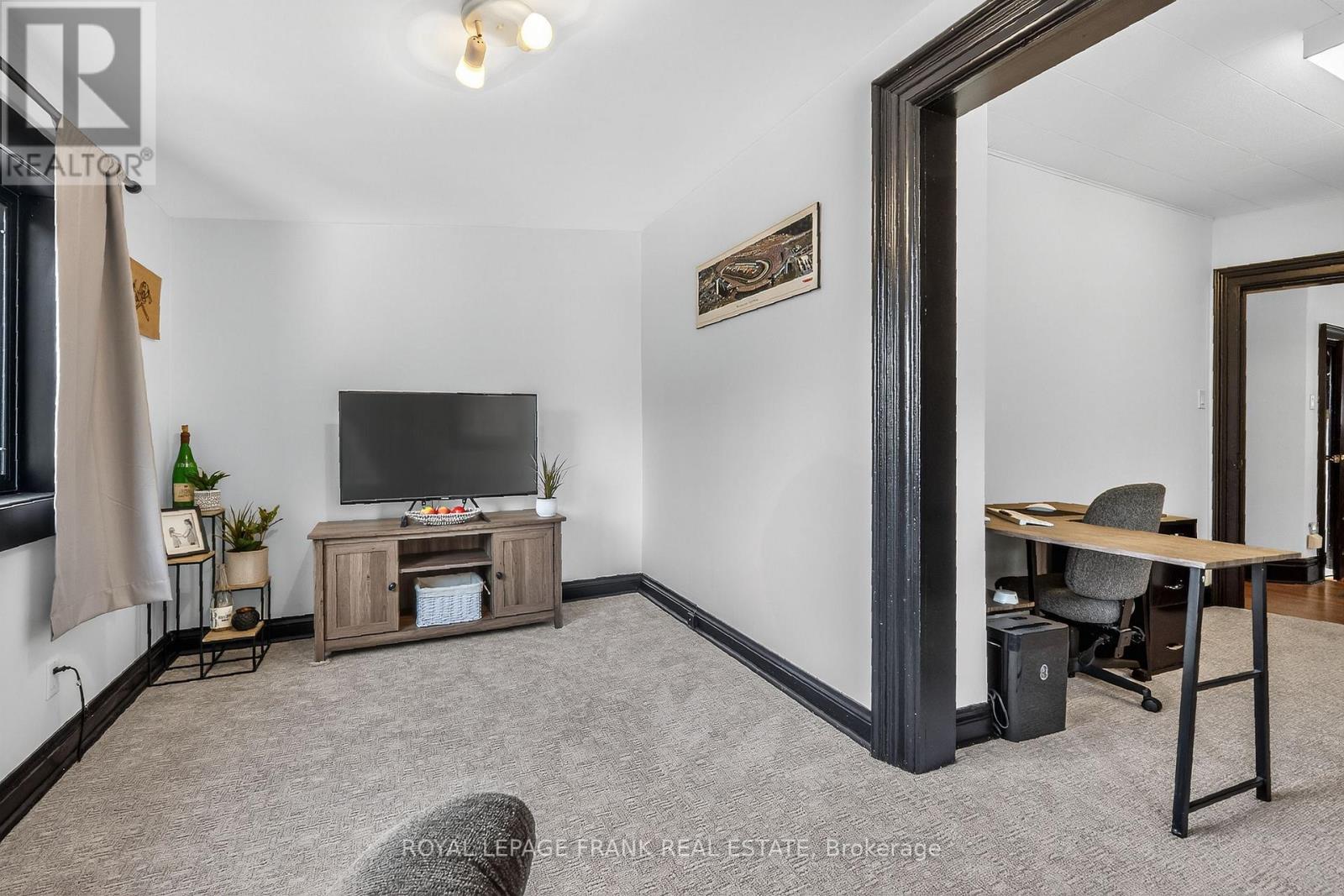 












69 PEEL STREET

,
Kawartha Lakes (Lindsay),




Ontario
K9V3M5

