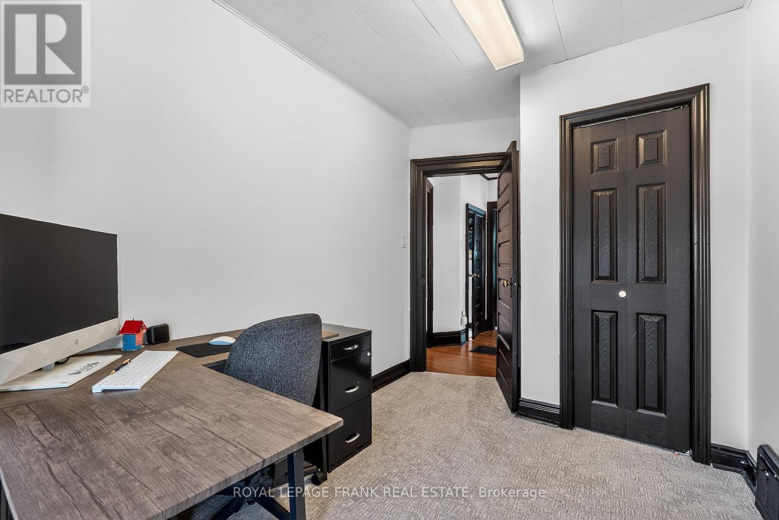 












69 PEEL STREET

,
Kawartha Lakes (Lindsay),




Ontario
K9V3M5

