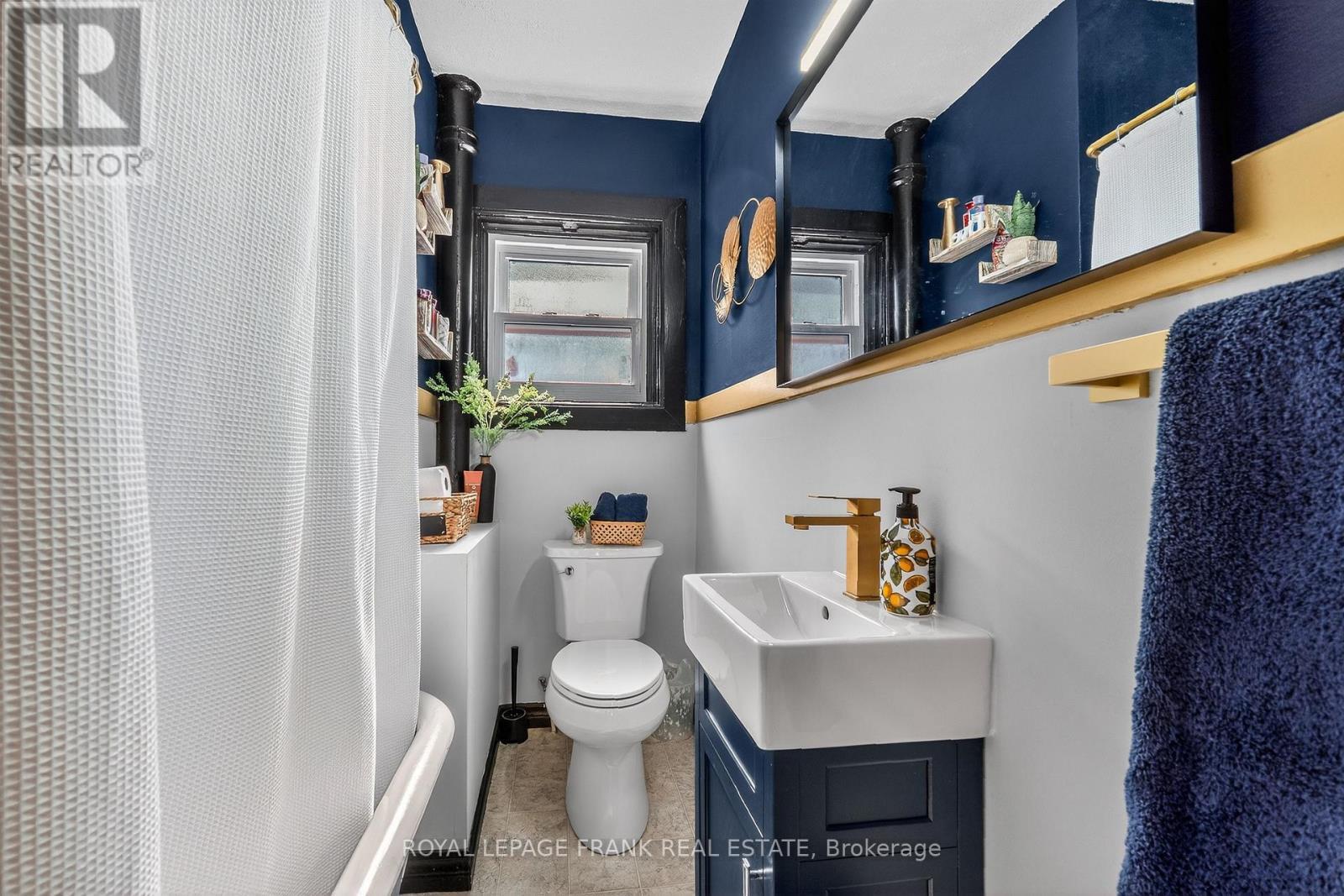 












69 PEEL STREET

,
Kawartha Lakes (Lindsay),




Ontario
K9V3M5

