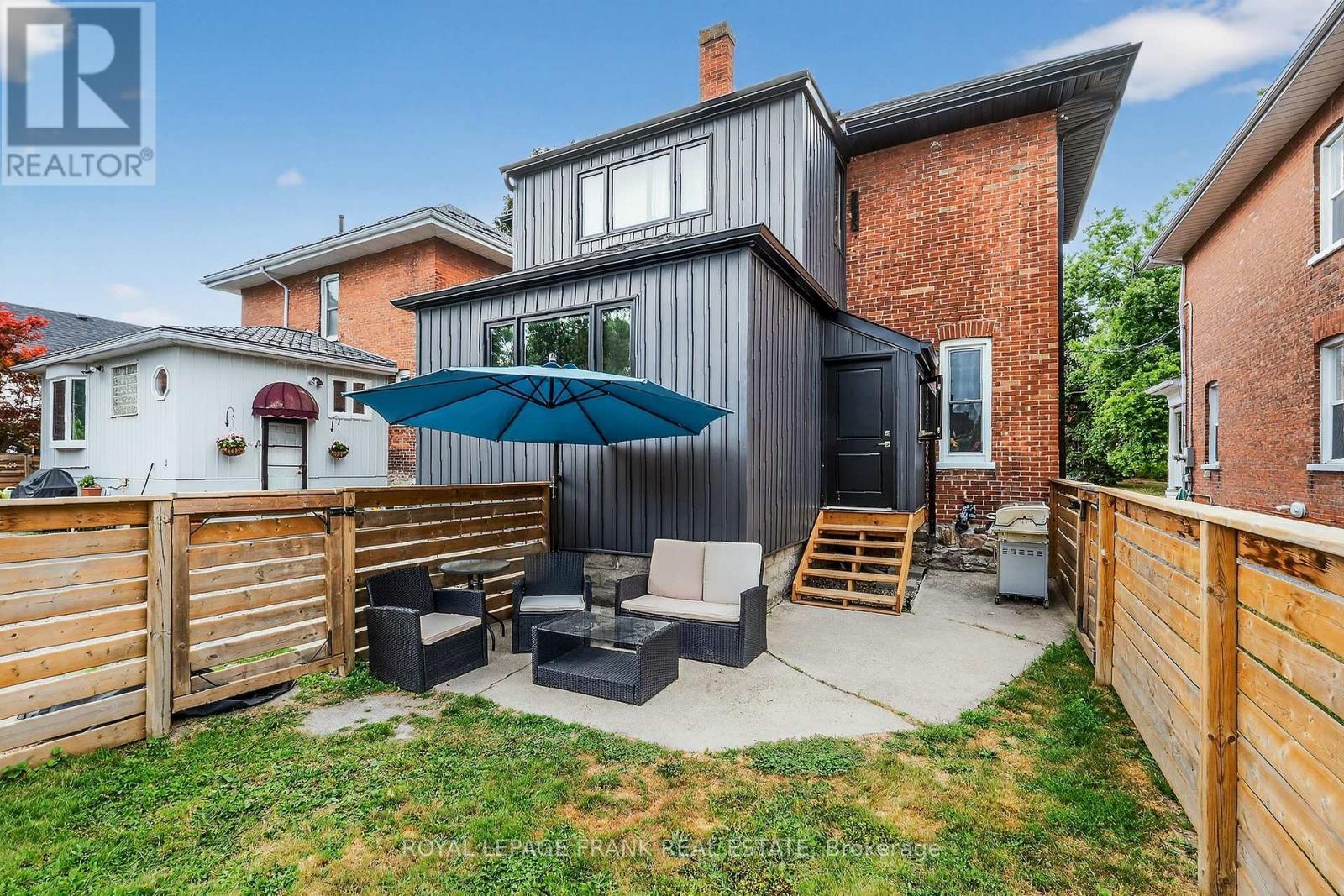 












69 PEEL STREET

,
Kawartha Lakes (Lindsay),




Ontario
K9V3M5

