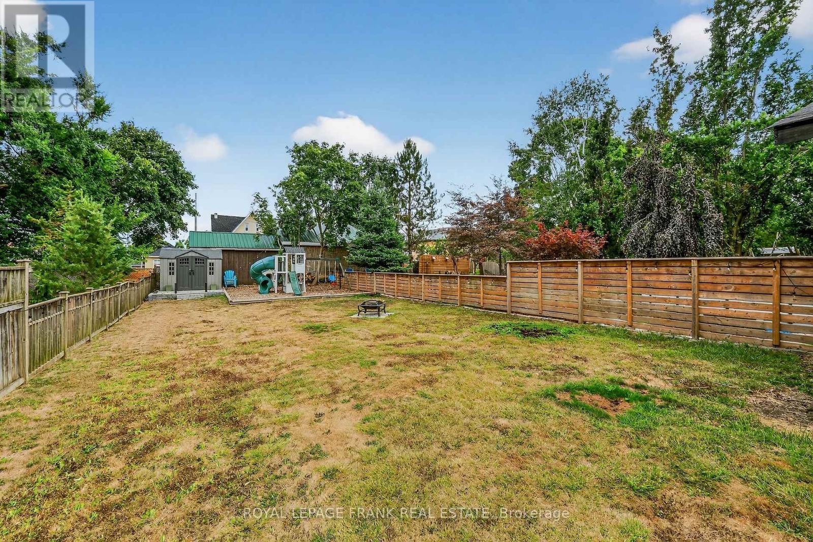 












69 PEEL STREET

,
Kawartha Lakes (Lindsay),




Ontario
K9V3M5

