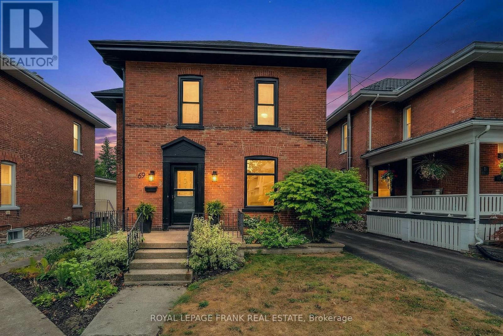 












69 PEEL STREET

,
Kawartha Lakes (Lindsay),




Ontario
K9V3M5

