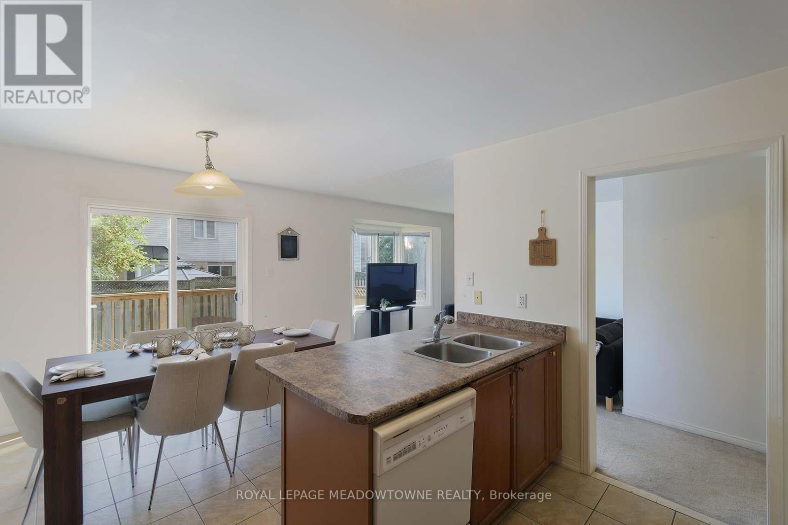 












28 NORLAND CIRCLE

,
Oshawa,




Ontario
L1L0A6

