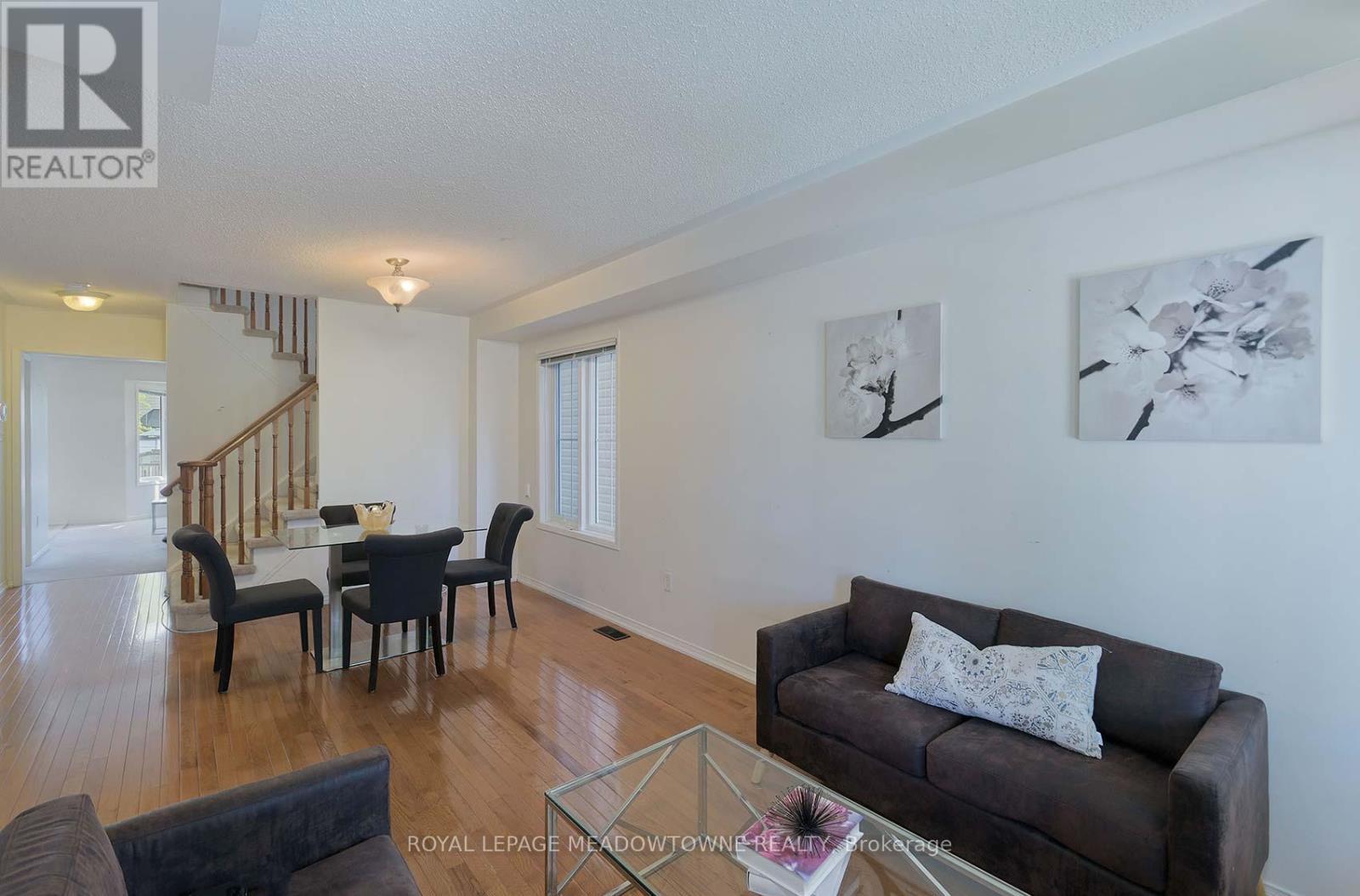 












28 NORLAND CIRCLE

,
Oshawa,




Ontario
L1L0A6

