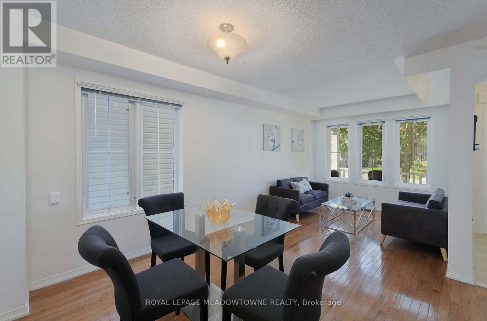 












28 NORLAND CIRCLE

,
Oshawa,




Ontario
L1L0A6

