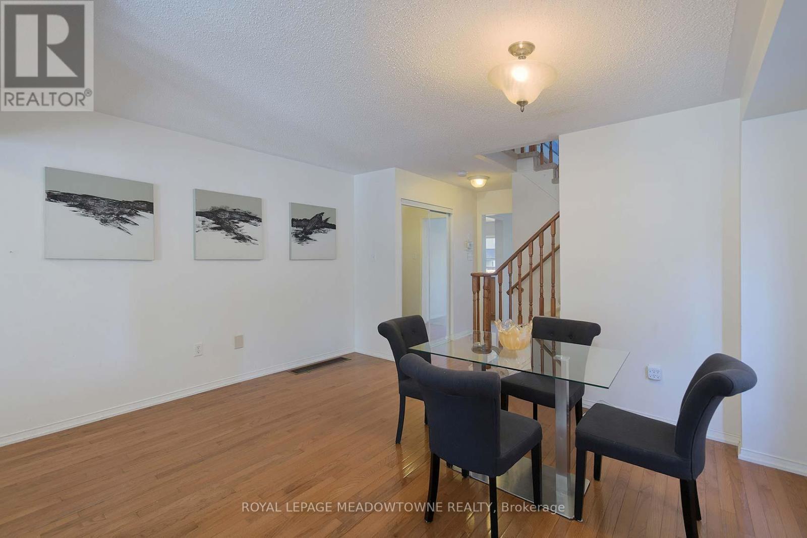 












28 NORLAND CIRCLE

,
Oshawa,




Ontario
L1L0A6

