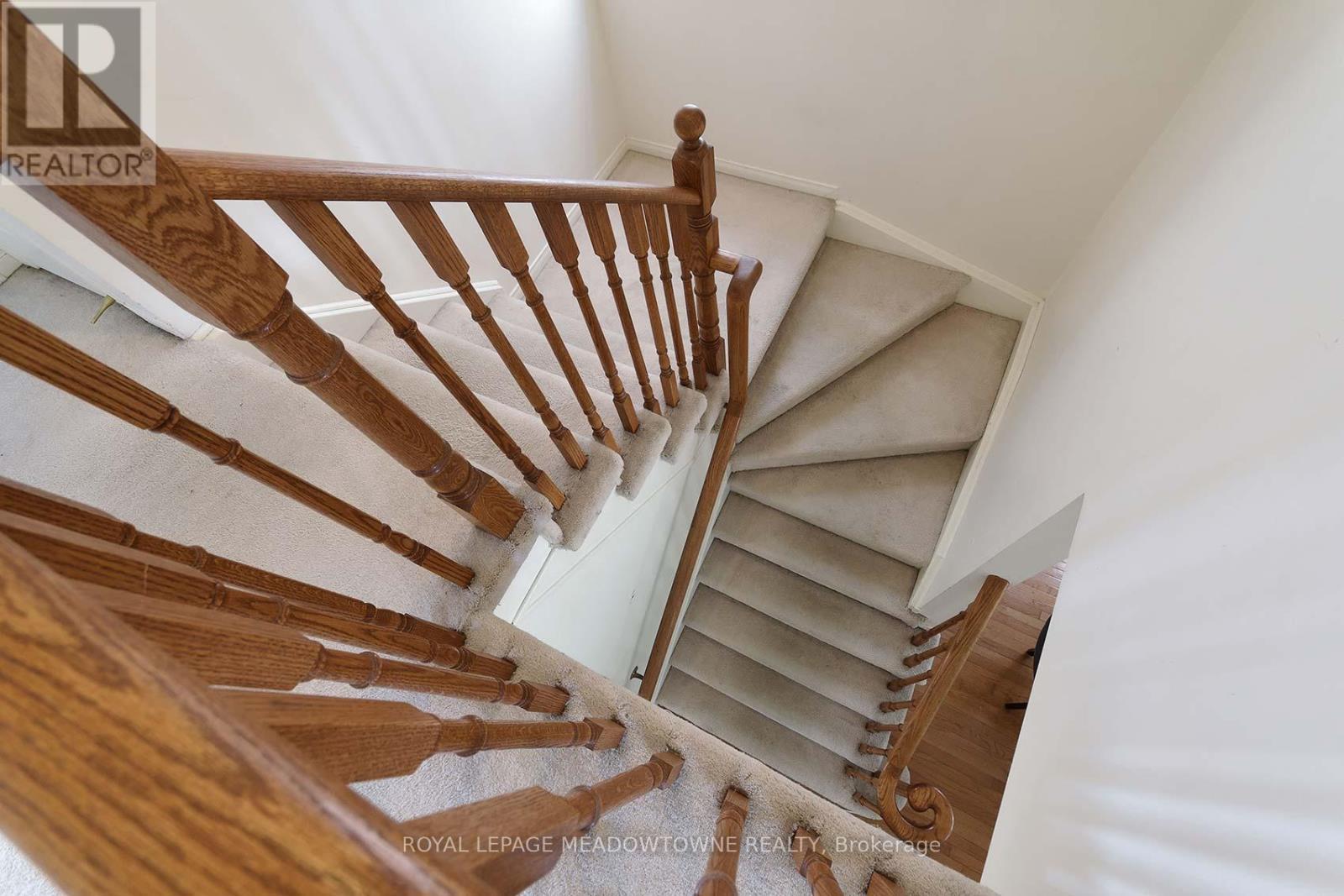 












28 NORLAND CIRCLE

,
Oshawa,




Ontario
L1L0A6

