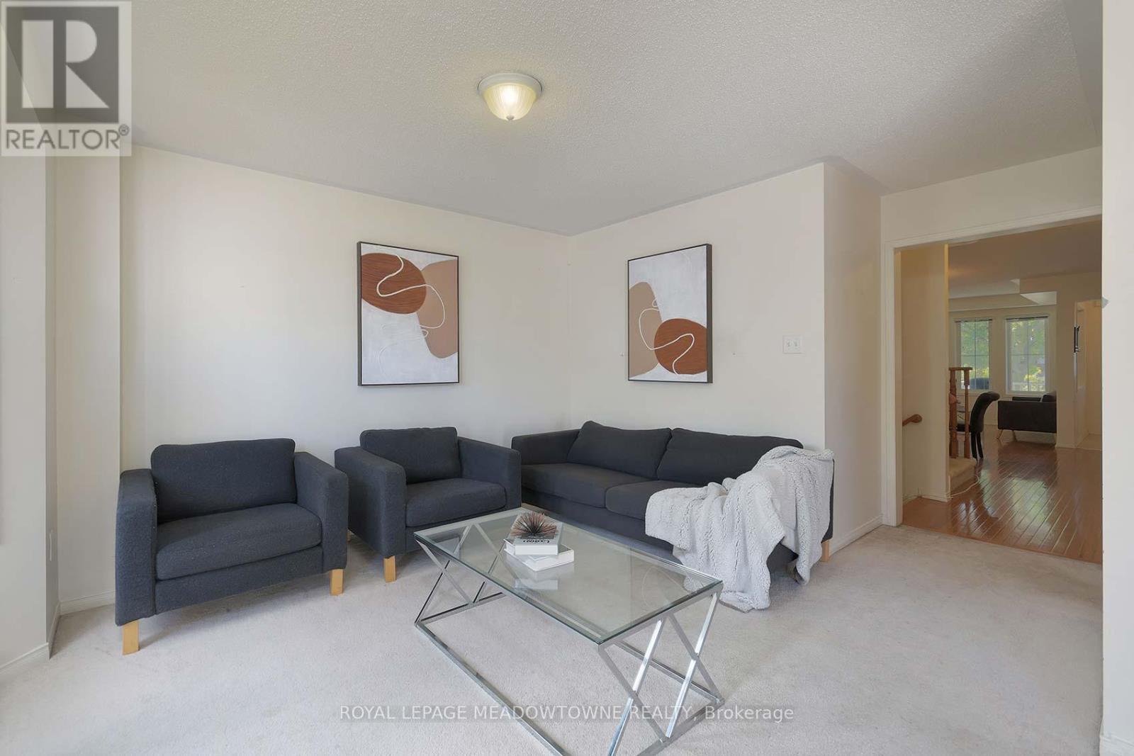 












28 NORLAND CIRCLE

,
Oshawa,




Ontario
L1L0A6

