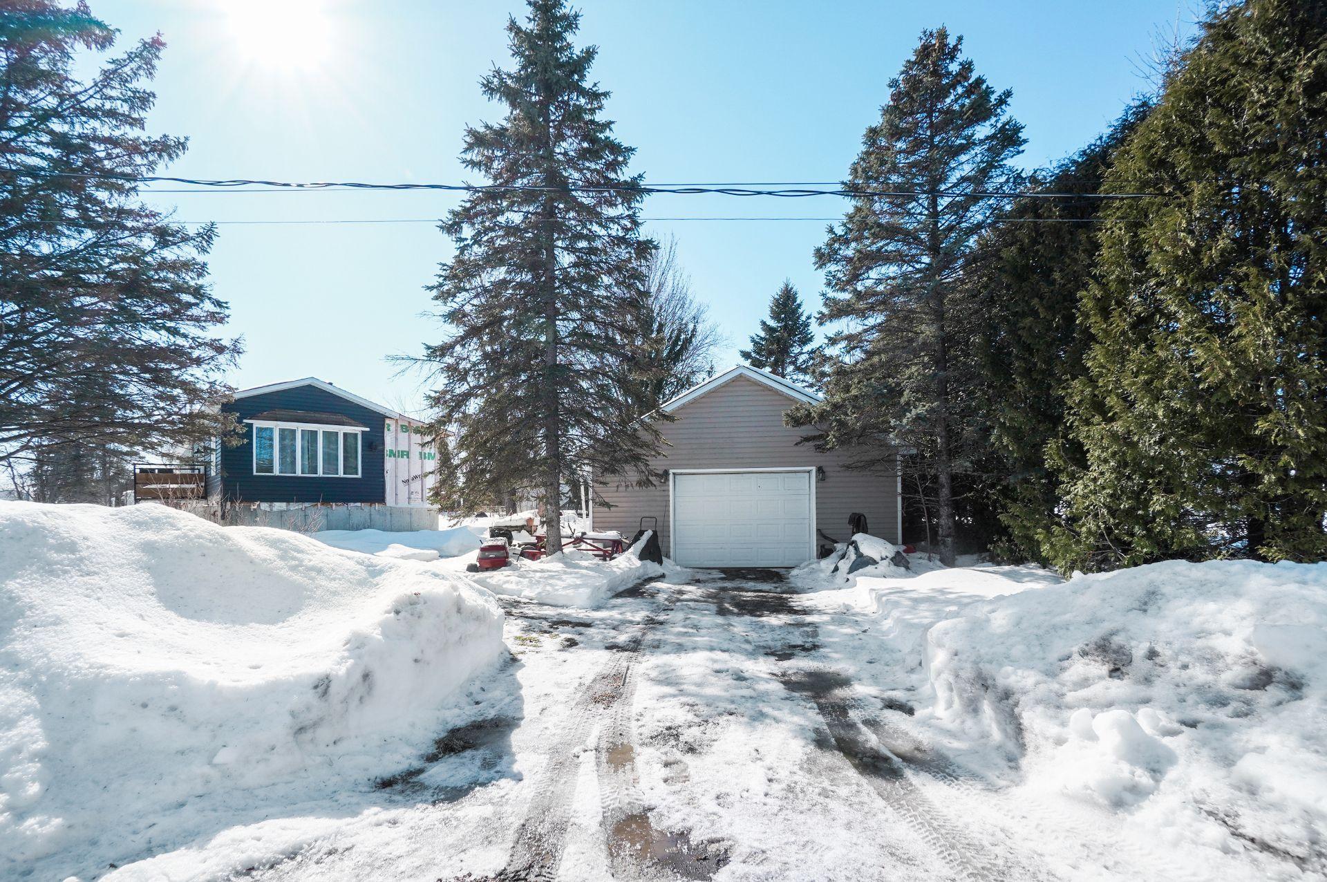 









6


Ch. du Rivage

,
Saint-Antoine-sur-Richelieu,




QC
J0L1R1

