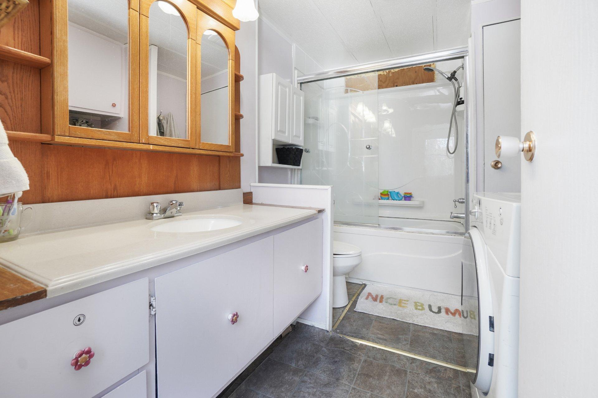 









6


Ch. du Rivage

,
Saint-Antoine-sur-Richelieu,




QC
J0L1R1

