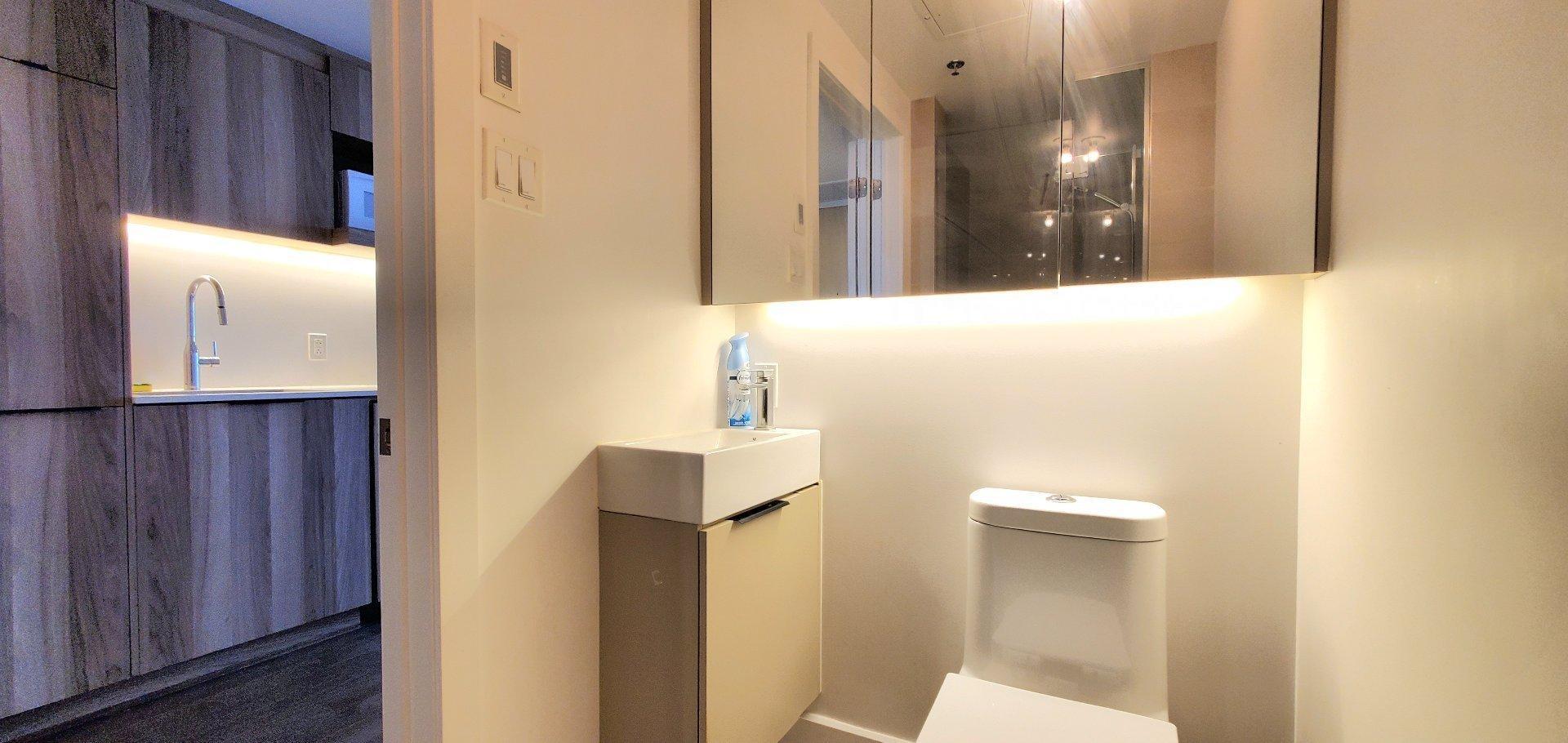 









101


Rue Peel

, 1856,
Montréal (Le Sud-Ouest),




QC
H3C1W9

