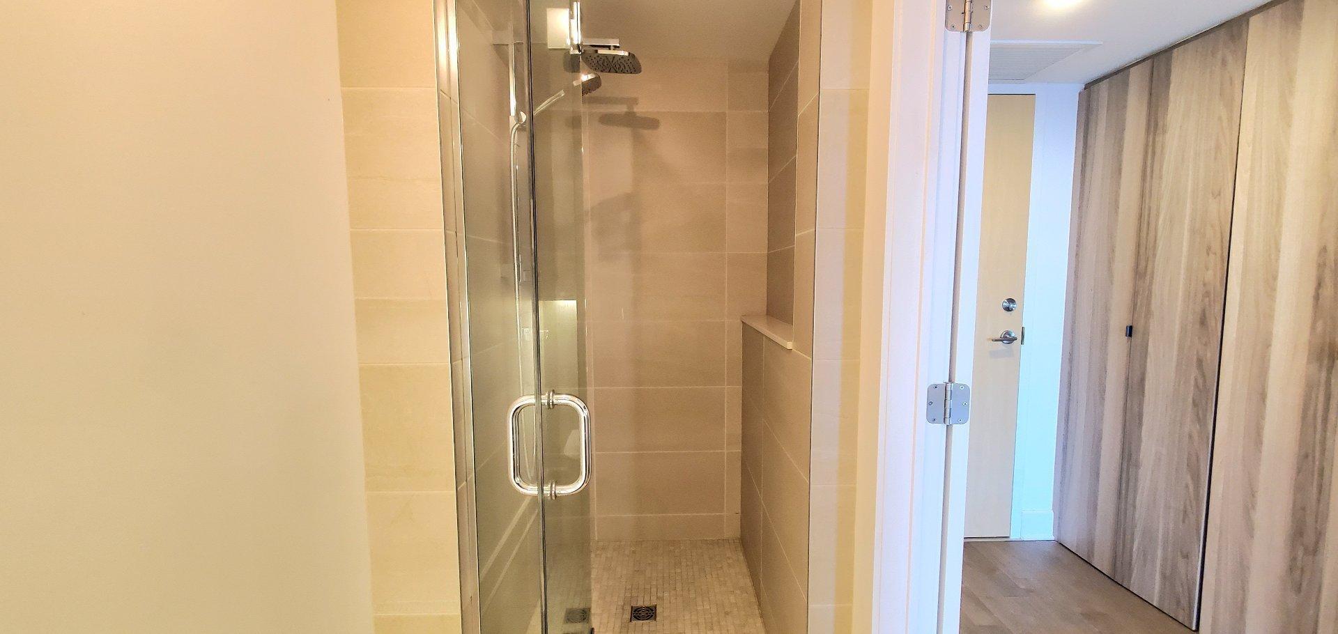 









101


Rue Peel

, 1856,
Montréal (Le Sud-Ouest),




QC
H3C1W9

