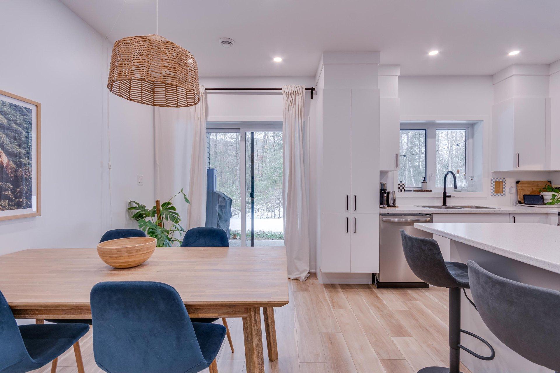 









12


Ch. Sisttie

,
La Pêche,




QC
J0X3G0

