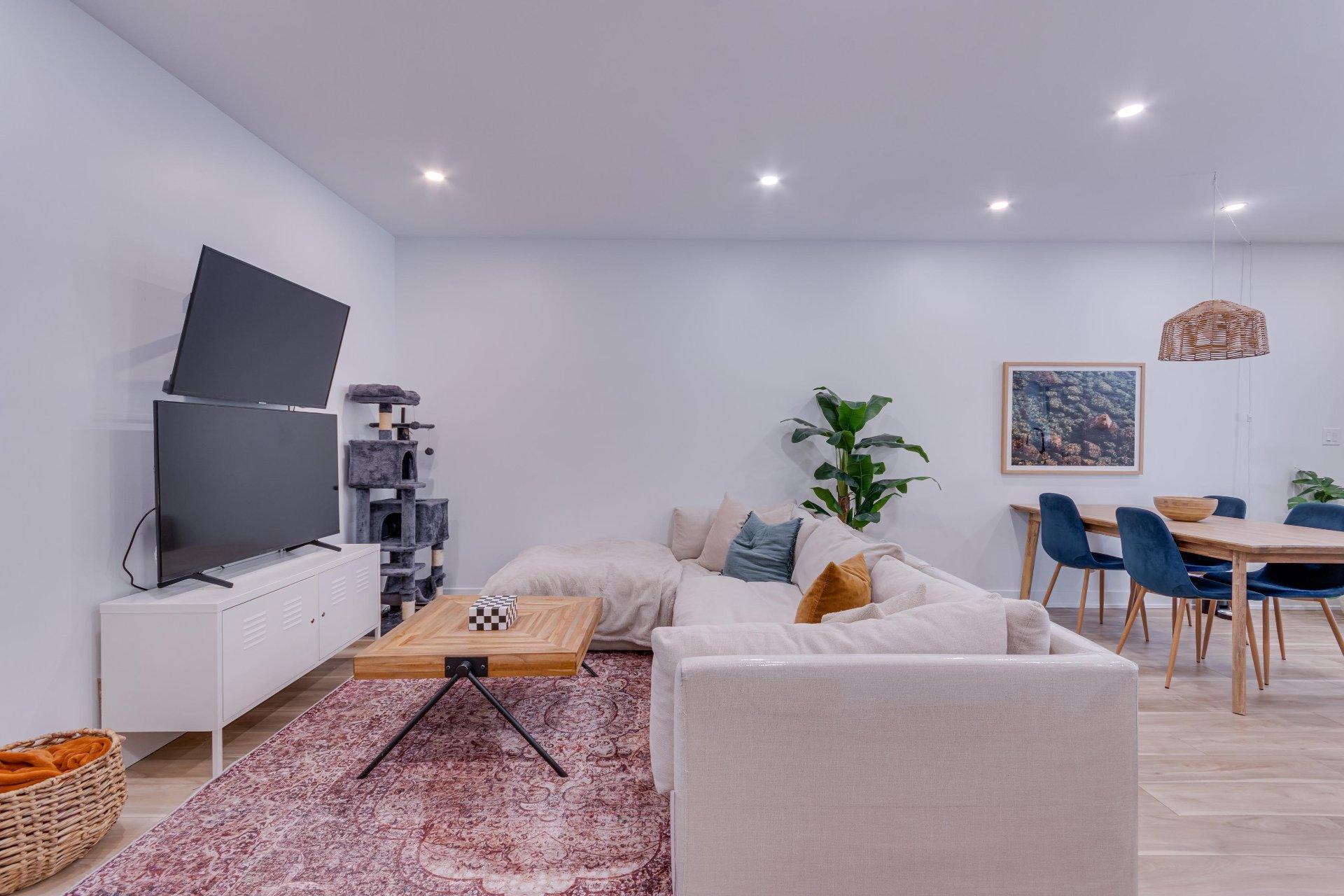 









12


Ch. Sisttie

,
La Pêche,




QC
J0X3G0

