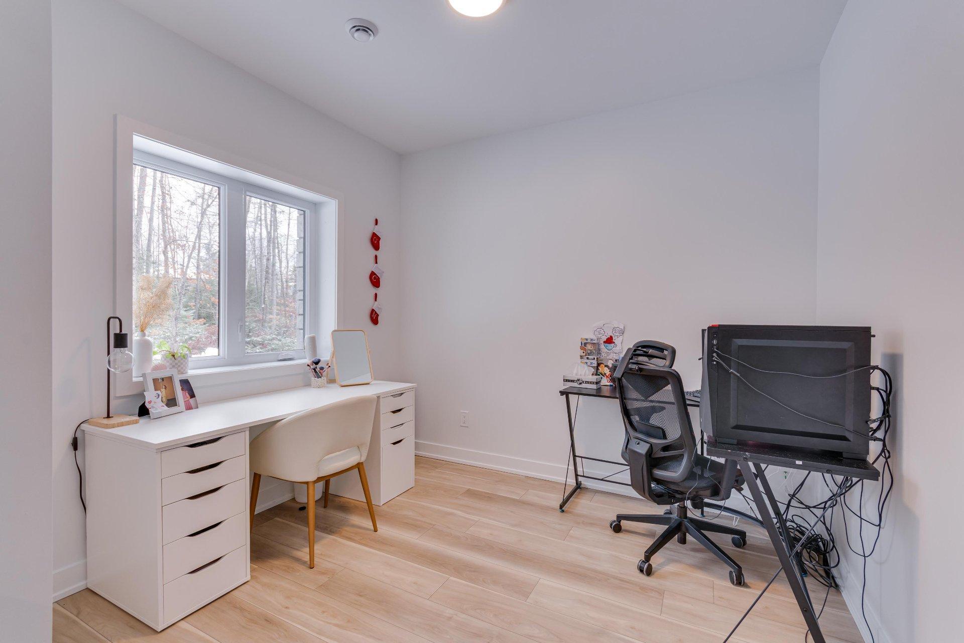 









12


Ch. Sisttie

,
La Pêche,




QC
J0X3G0

