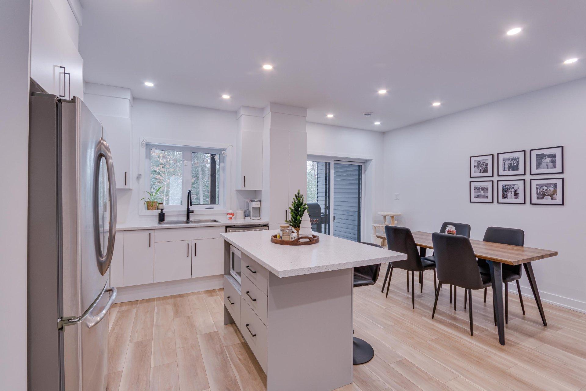 









12


Ch. Sisttie

,
La Pêche,




QC
J0X3G0

