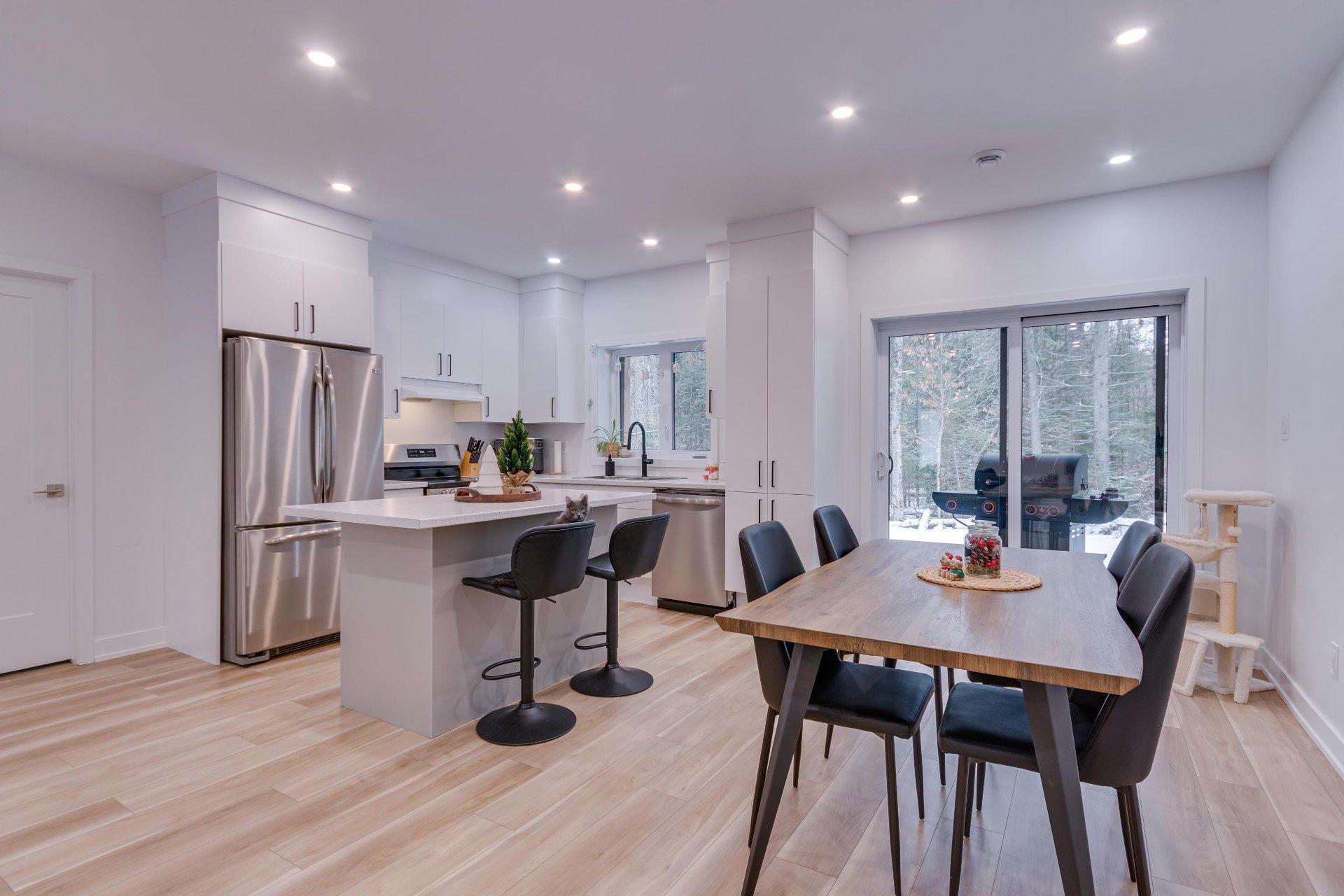 









12


Ch. Sisttie

,
La Pêche,




QC
J0X3G0

