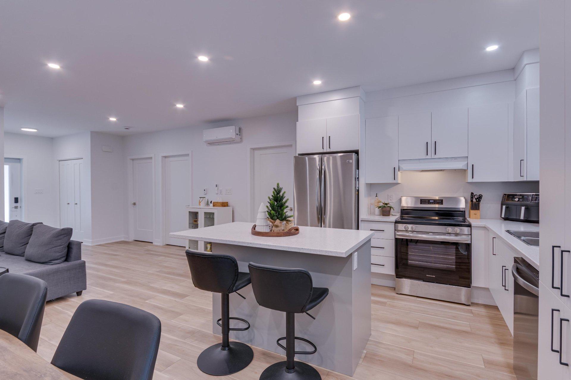 









12


Ch. Sisttie

,
La Pêche,




QC
J0X3G0

