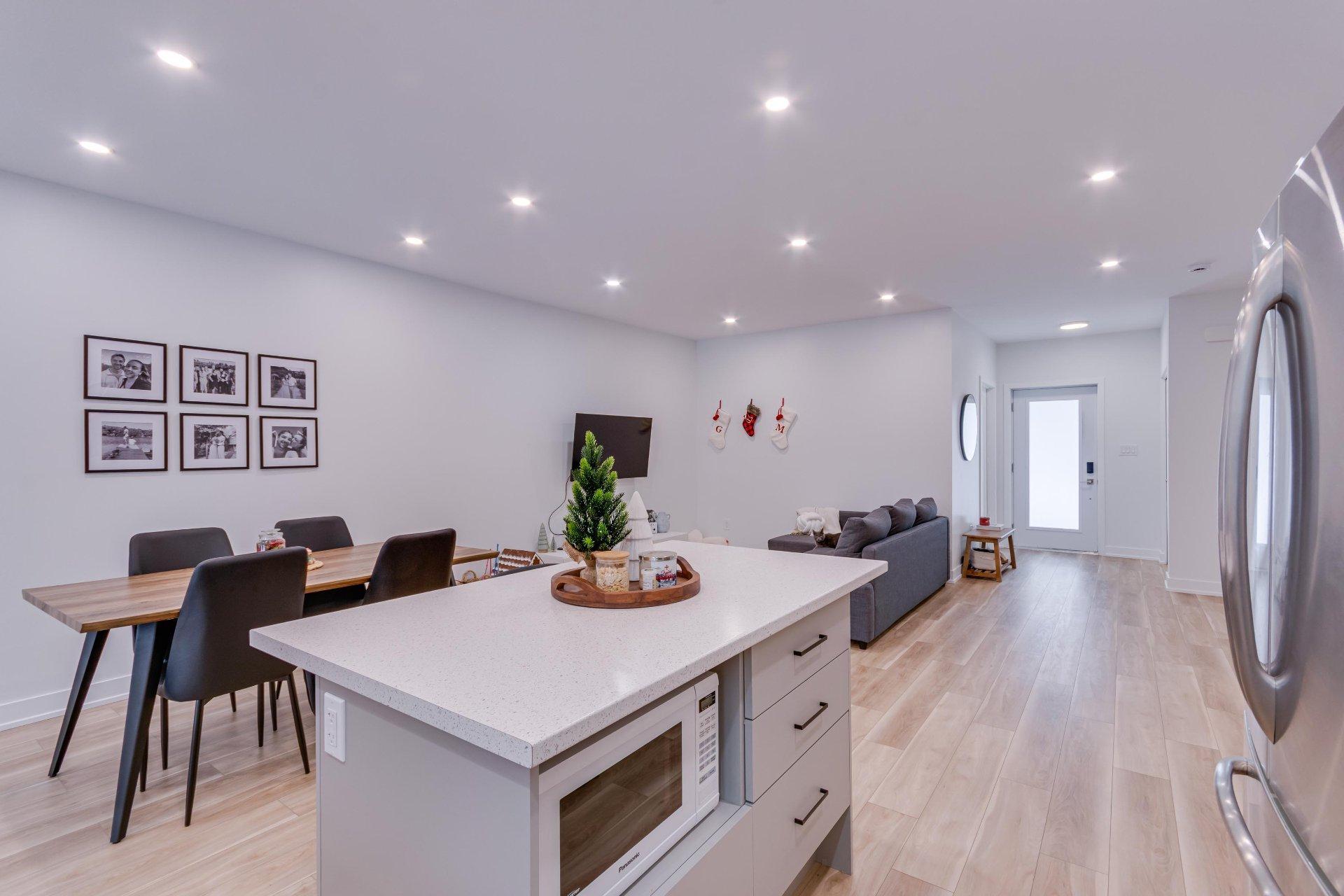 









12


Ch. Sisttie

,
La Pêche,




QC
J0X3G0

