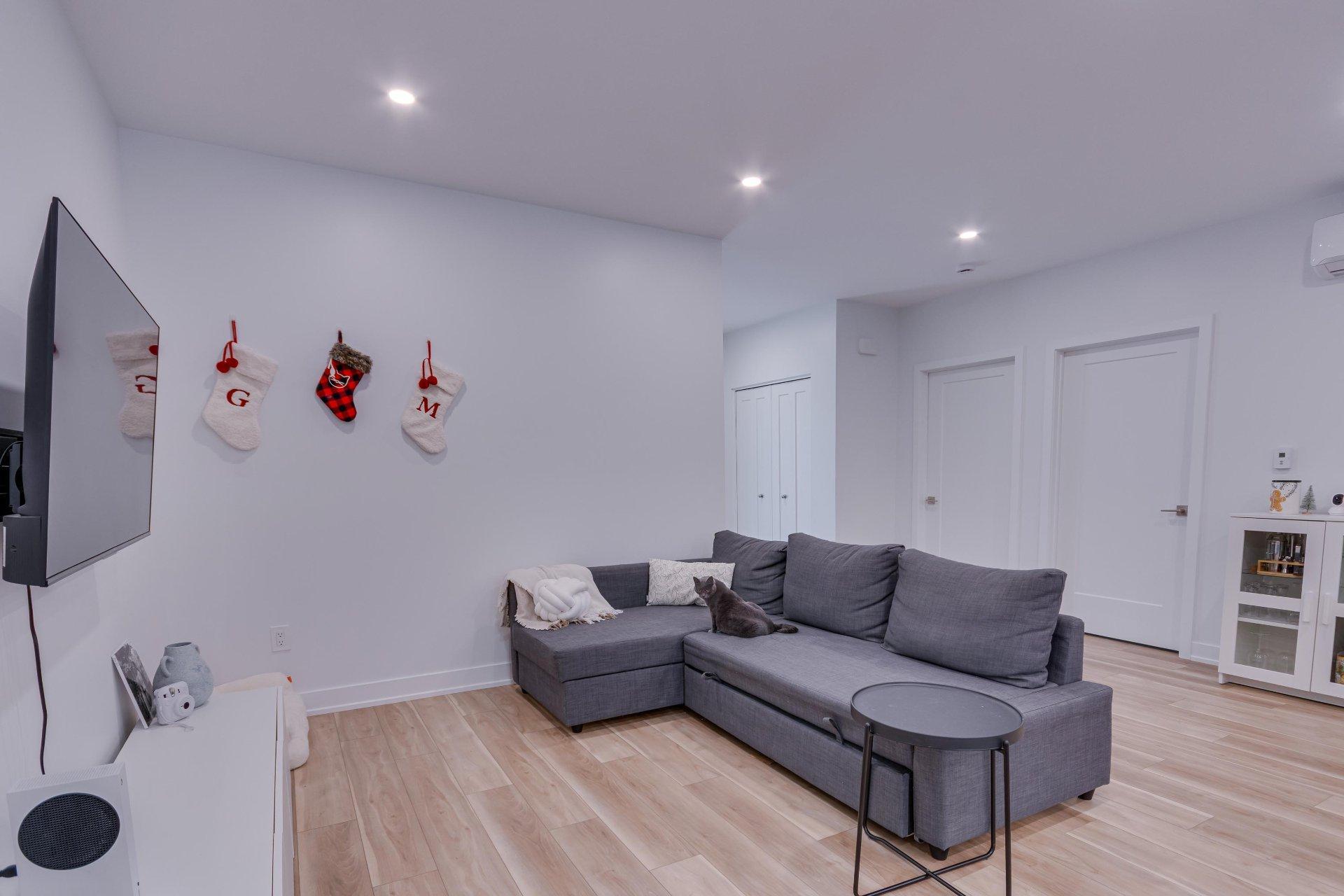 









12


Ch. Sisttie

,
La Pêche,




QC
J0X3G0

