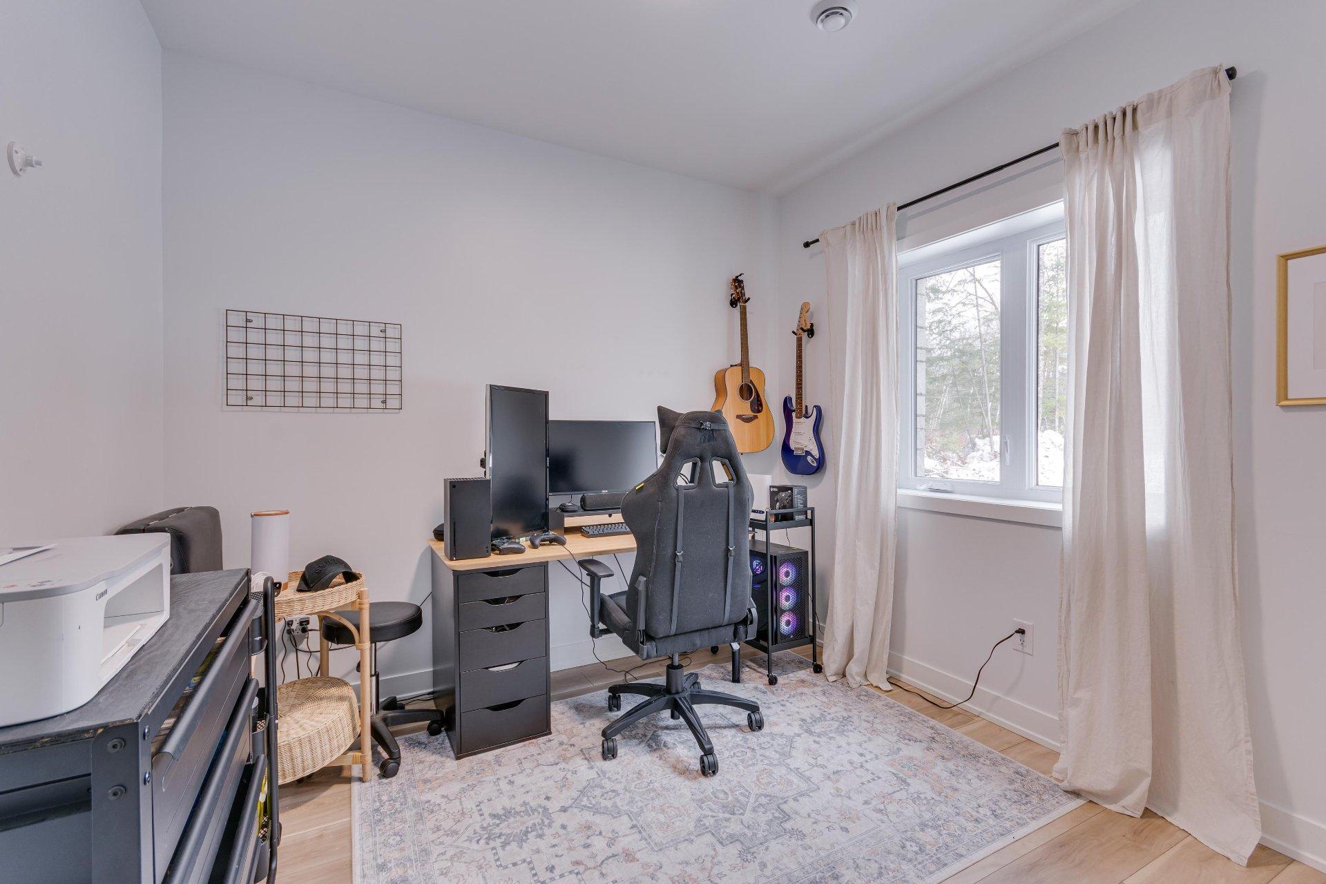 









12


Ch. Sisttie

,
La Pêche,




QC
J0X3G0

