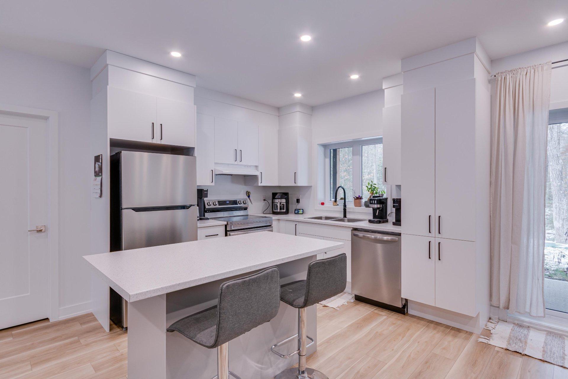 









12


Ch. Sisttie

,
La Pêche,




QC
J0X3G0

