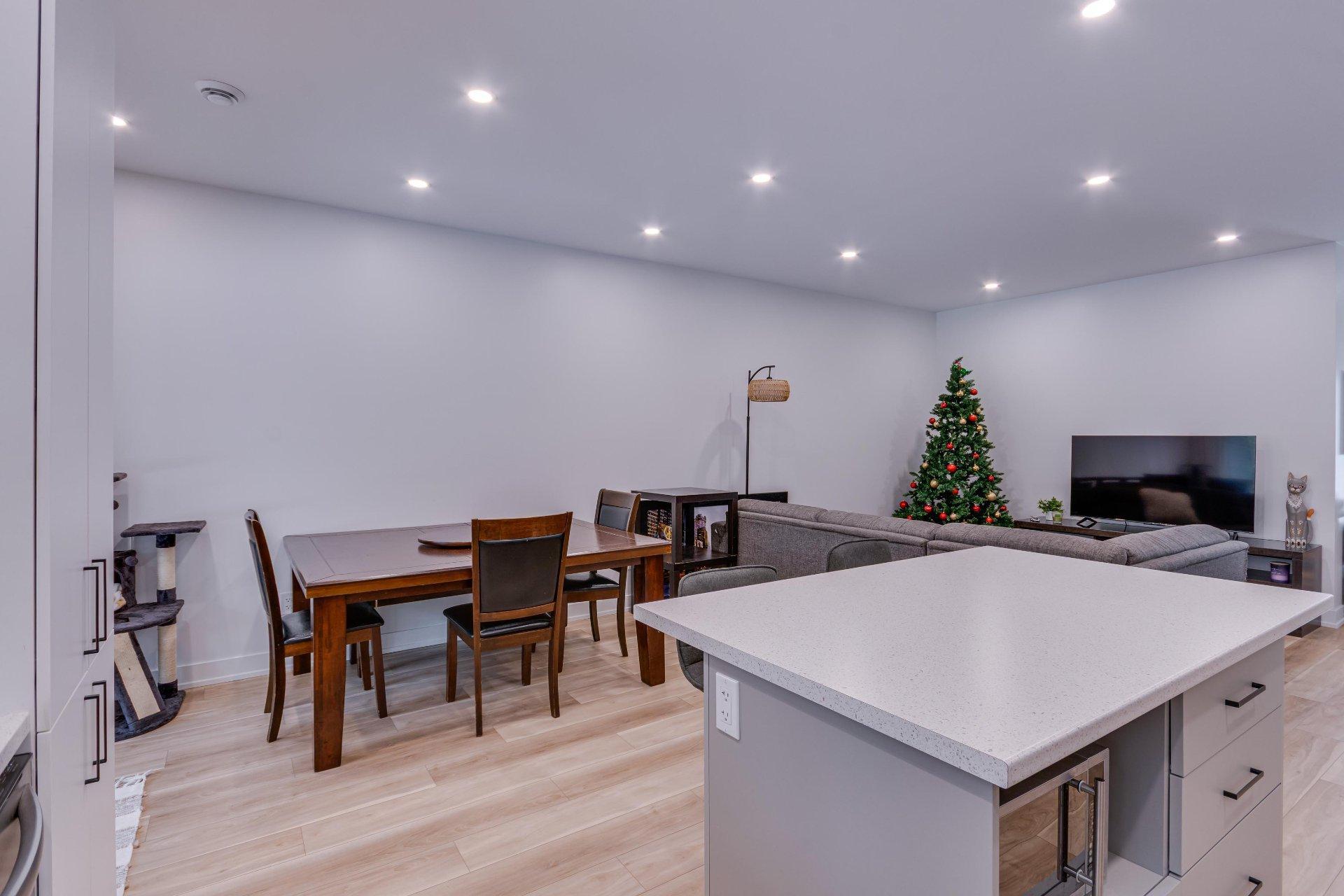 









12


Ch. Sisttie

,
La Pêche,




QC
J0X3G0

