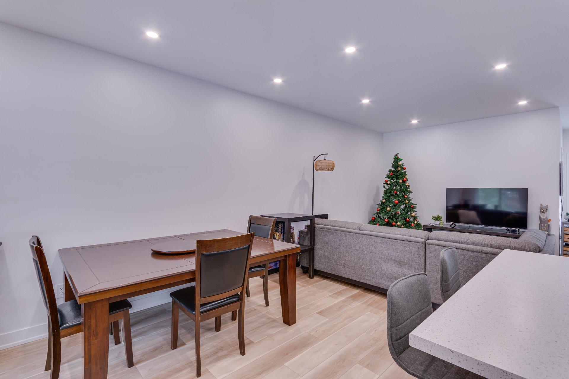 









12


Ch. Sisttie

,
La Pêche,




QC
J0X3G0

