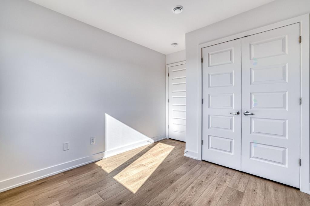 









360


Rue des Becs-Scie

, 1,
Gatineau (Masson-Angers),




QC
J8M1P5

