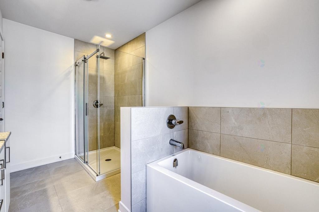 









360


Rue des Becs-Scie

, 1,
Gatineau (Masson-Angers),




QC
J8M1P5

