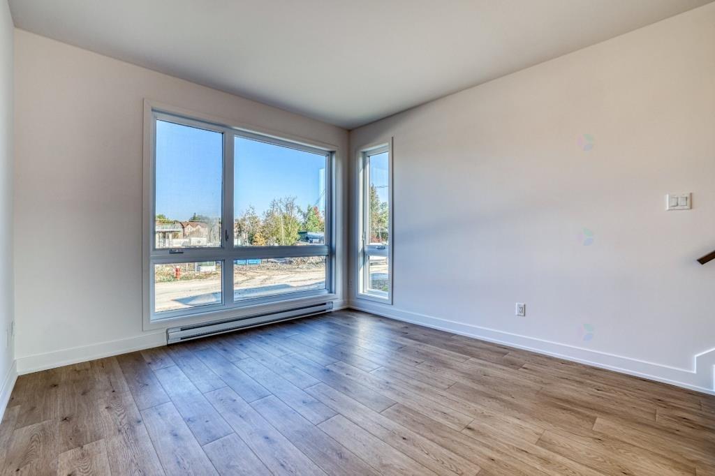 









360


Rue des Becs-Scie

, 1,
Gatineau (Masson-Angers),




QC
J8M1P5

