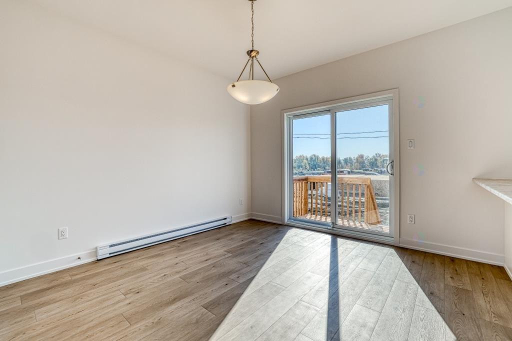 









360


Rue des Becs-Scie

, 1,
Gatineau (Masson-Angers),




QC
J8M1P5

