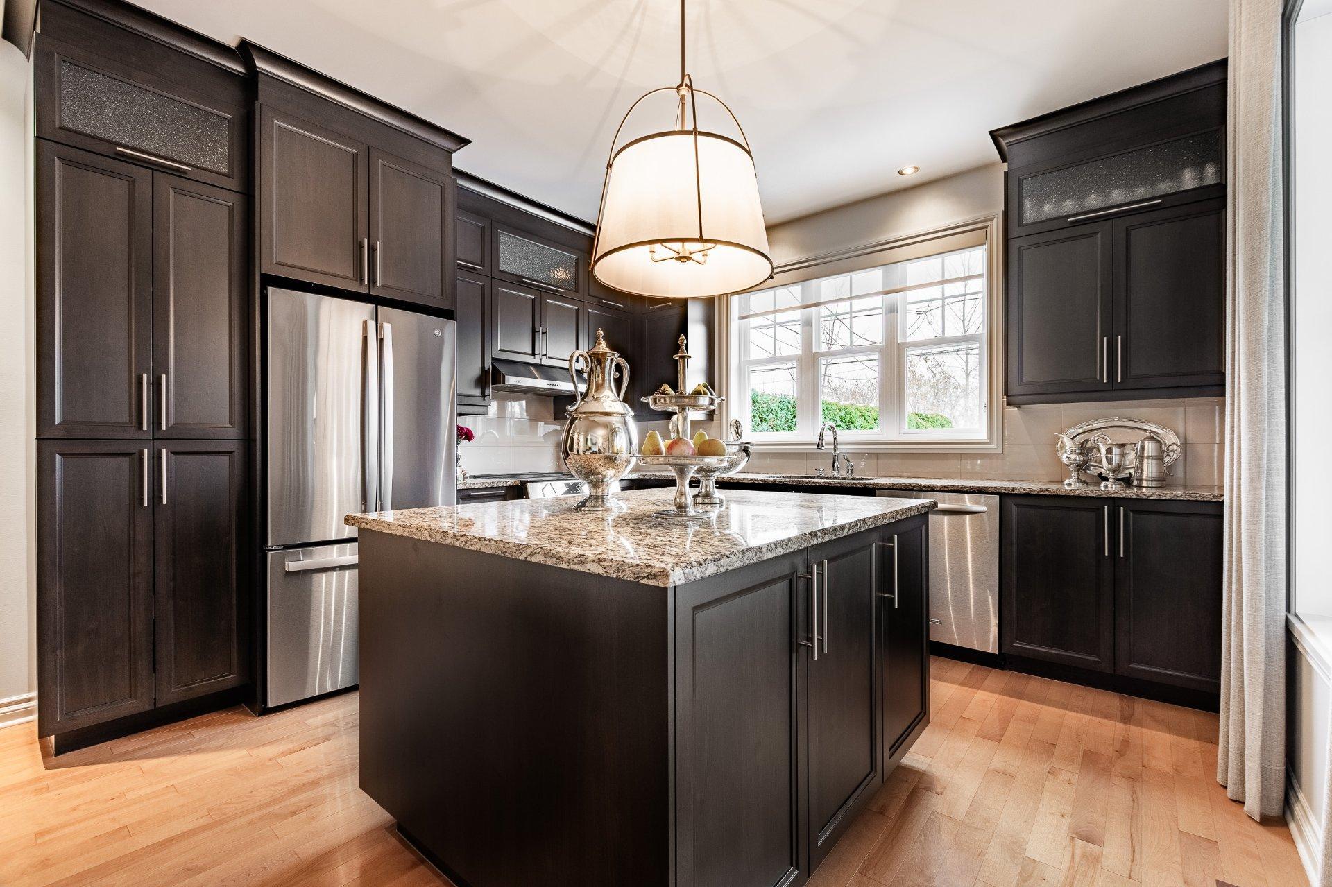 









4041


Rue des Bolets

,
Saint-Bruno-de-Montarville,




QC
J3V0C9

