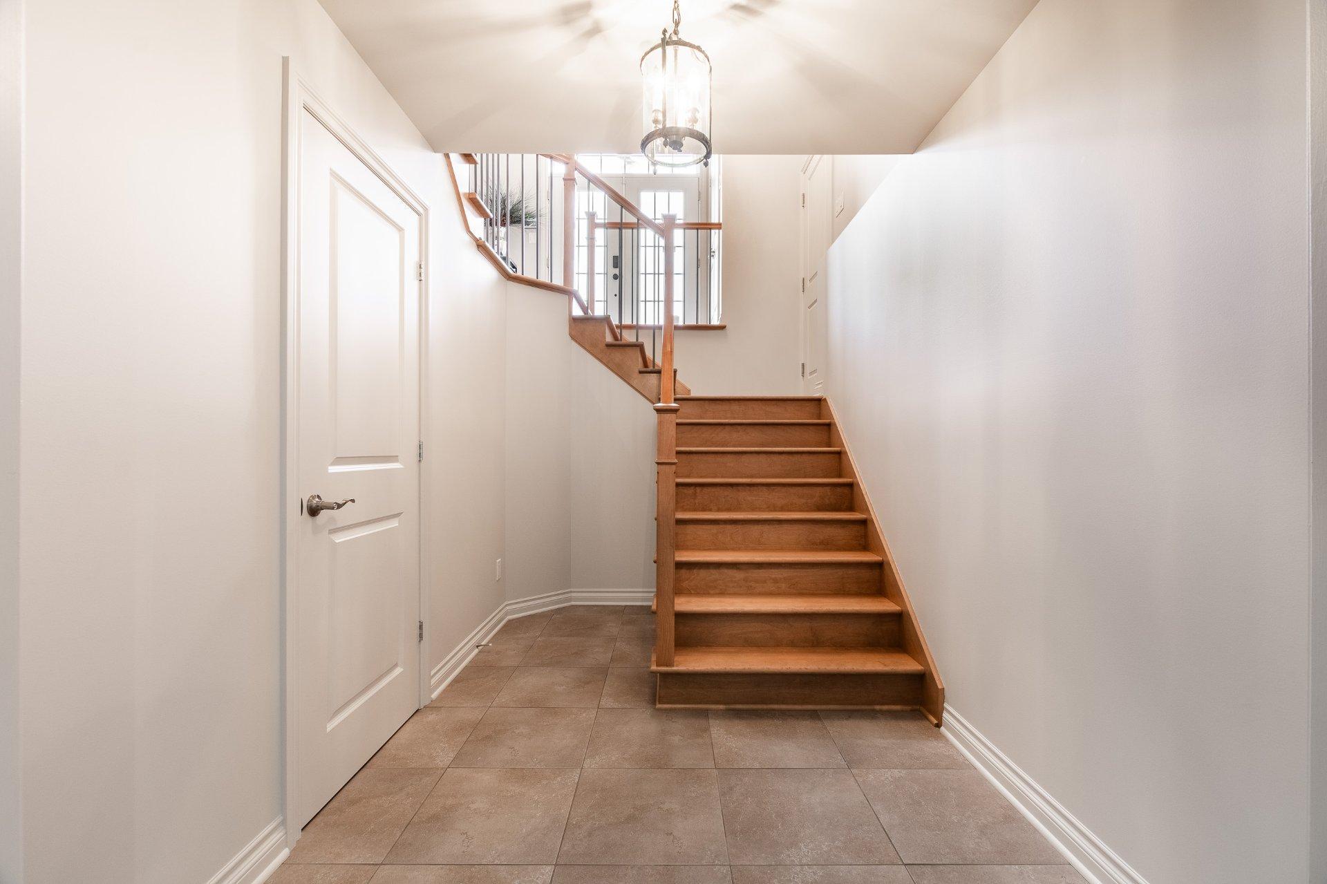 









4041


Rue des Bolets

,
Saint-Bruno-de-Montarville,




QC
J3V0C9

