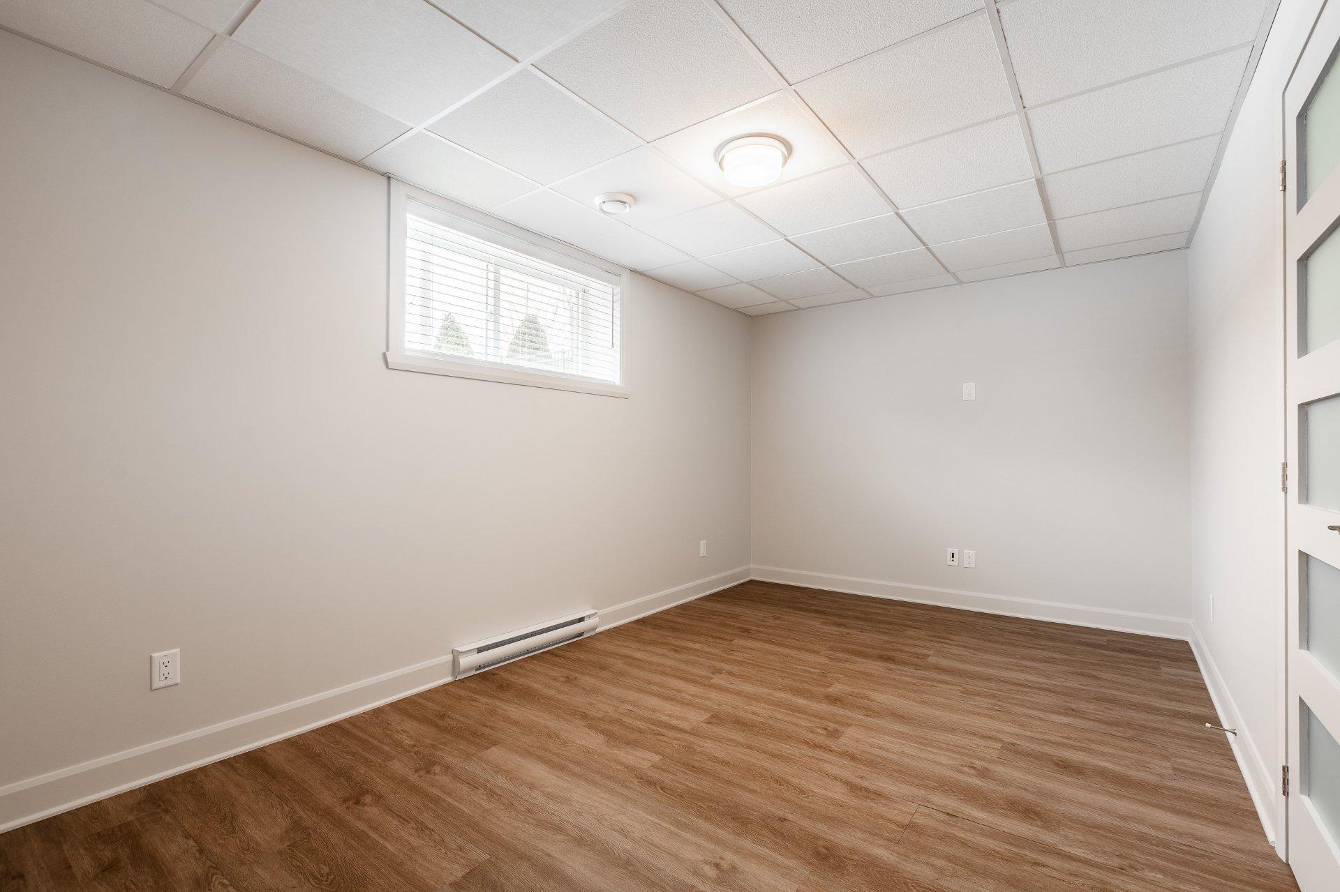 









4041


Rue des Bolets

,
Saint-Bruno-de-Montarville,




QC
J3V0C9

