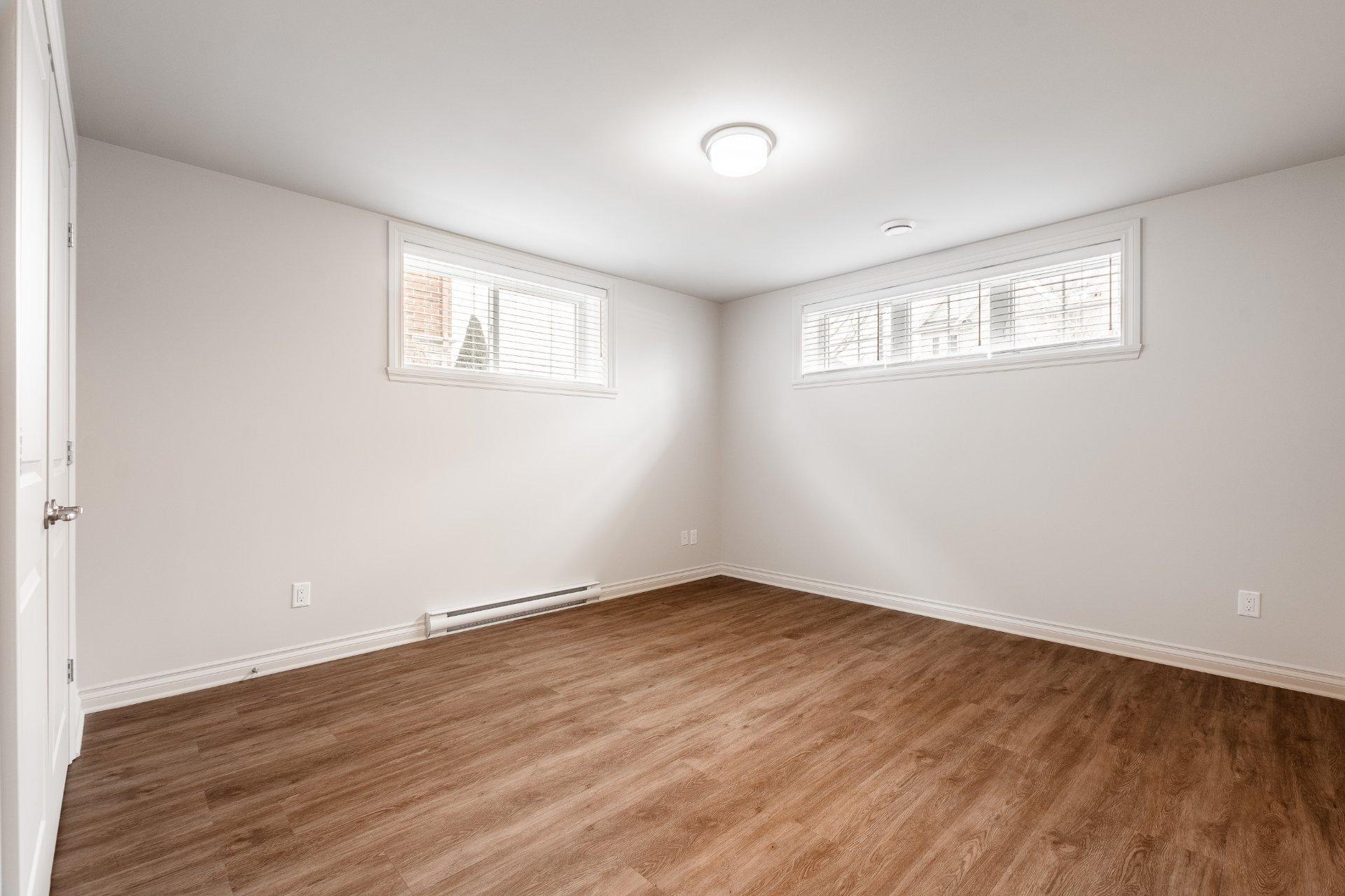 









4041


Rue des Bolets

,
Saint-Bruno-de-Montarville,




QC
J3V0C9

