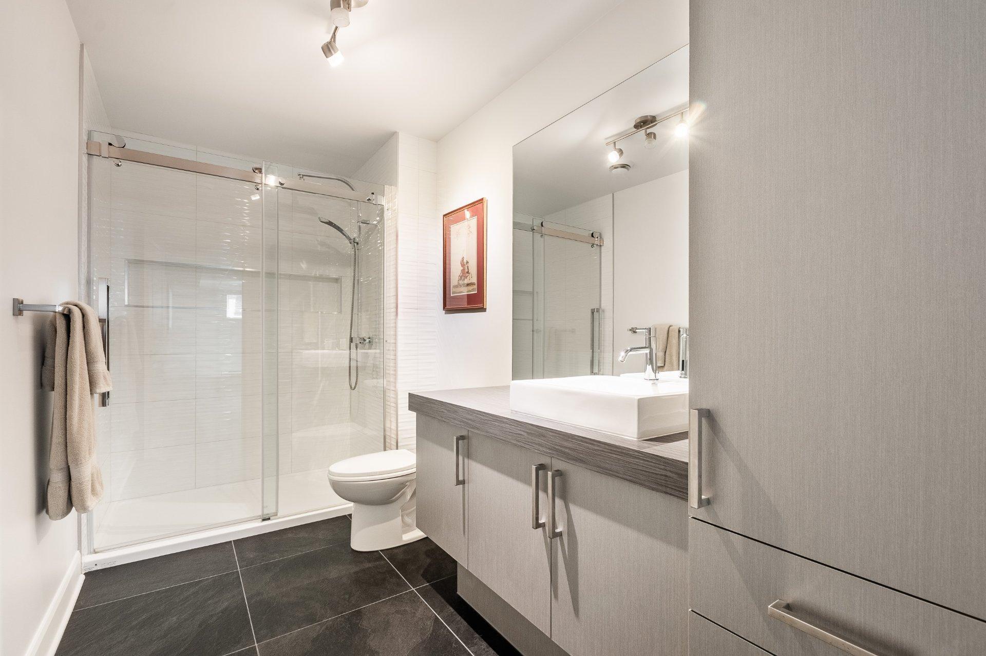 









4041


Rue des Bolets

,
Saint-Bruno-de-Montarville,




QC
J3V0C9

