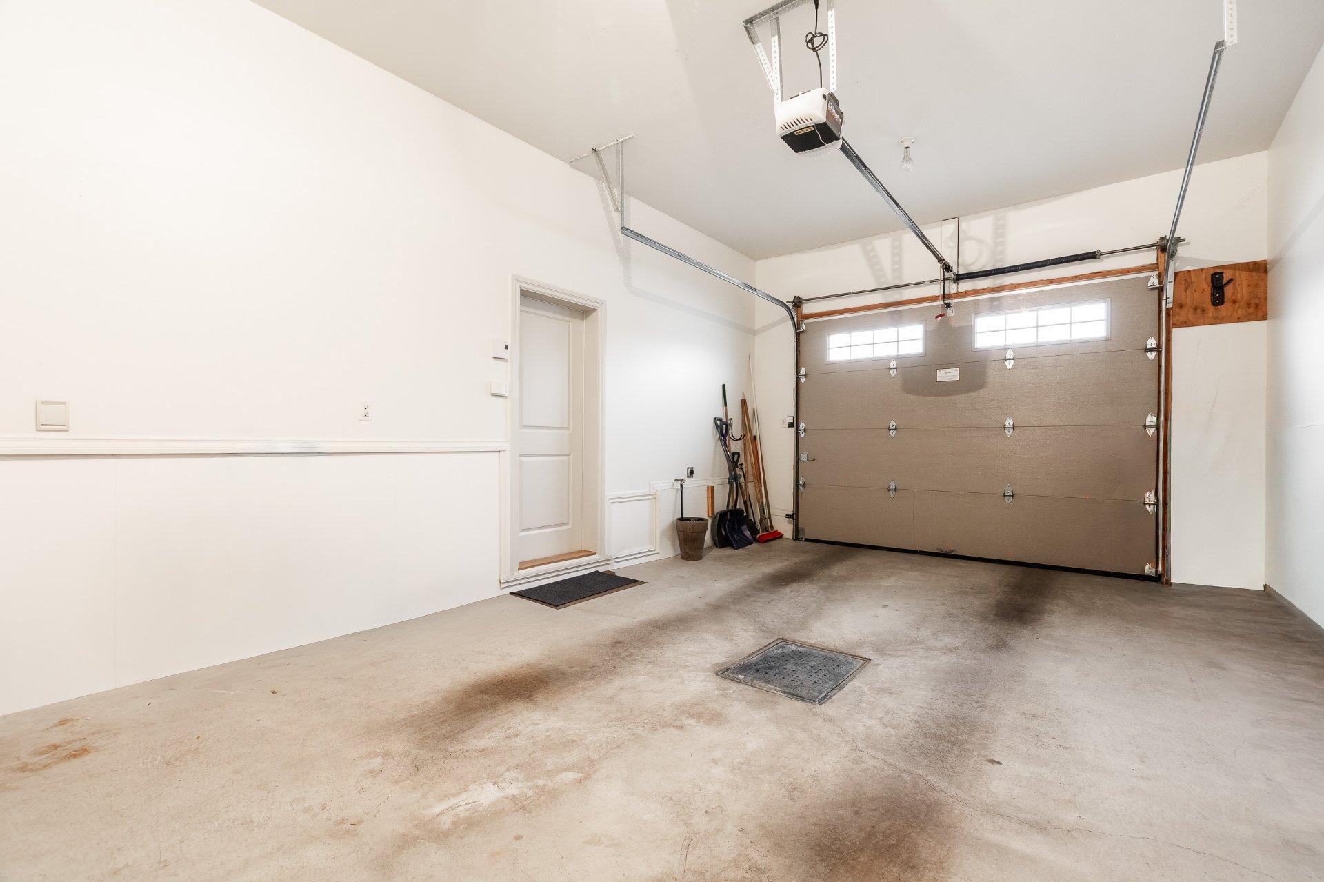 









4041


Rue des Bolets

,
Saint-Bruno-de-Montarville,




QC
J3V0C9

