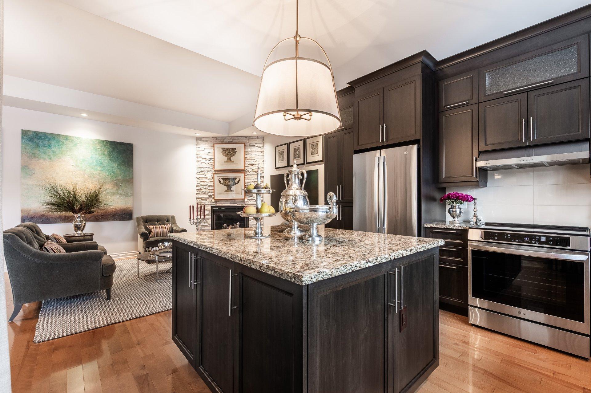 









4041


Rue des Bolets

,
Saint-Bruno-de-Montarville,




QC
J3V0C9

