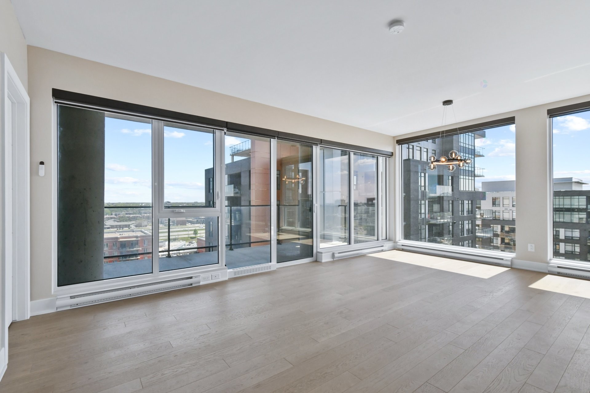 









2835


Av. du Cosmodôme

, 1202,
Laval (Chomedey),




QC
H7T0R8

