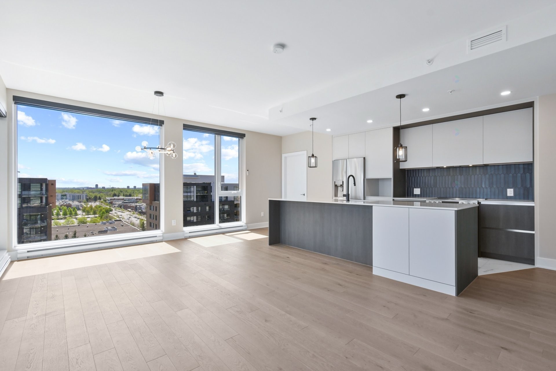 









2835


Av. du Cosmodôme

, 1202,
Laval (Chomedey),




QC
H7T0R8

