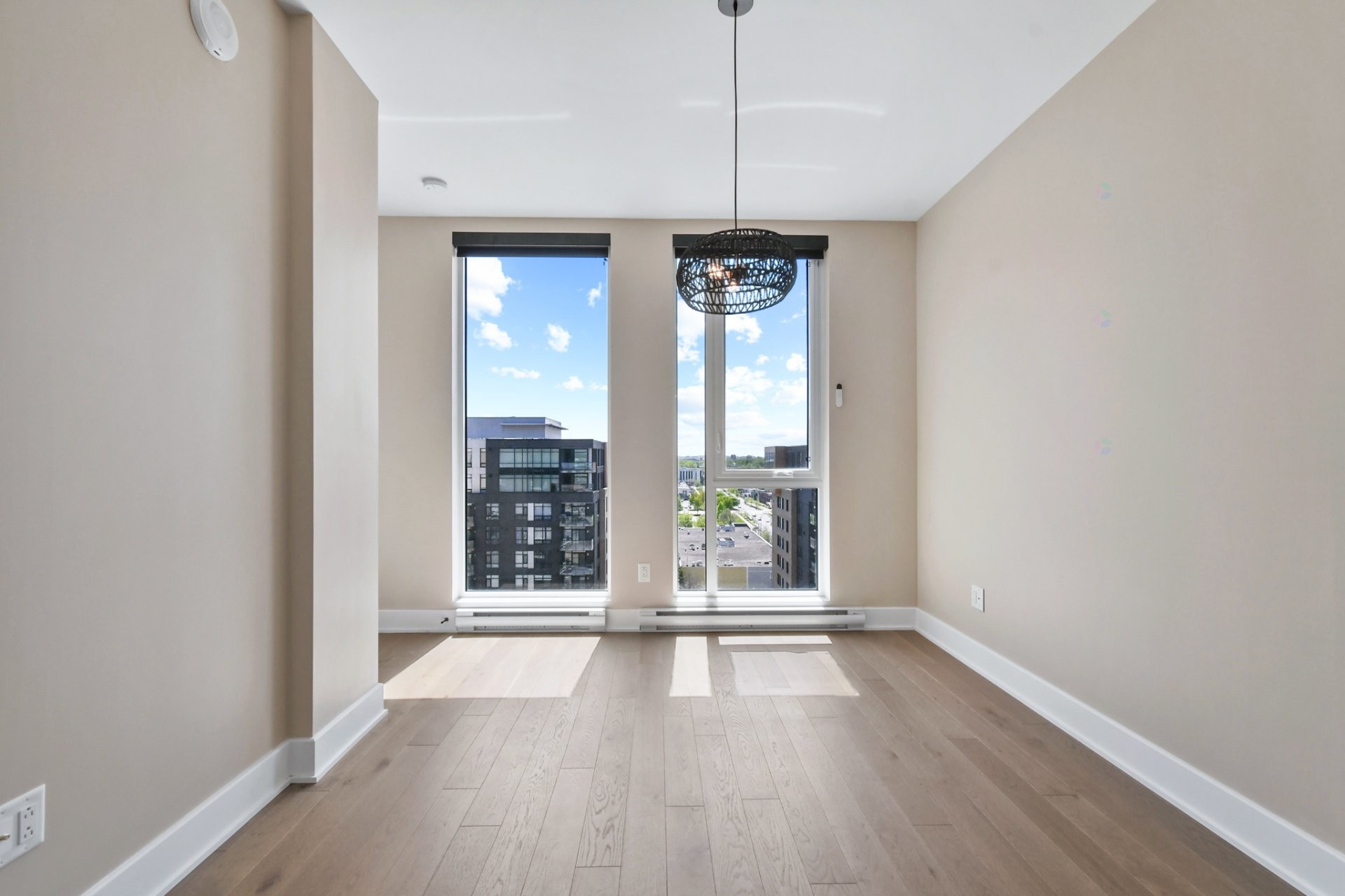 









2835


Av. du Cosmodôme

, 1202,
Laval (Chomedey),




QC
H7T0R8

