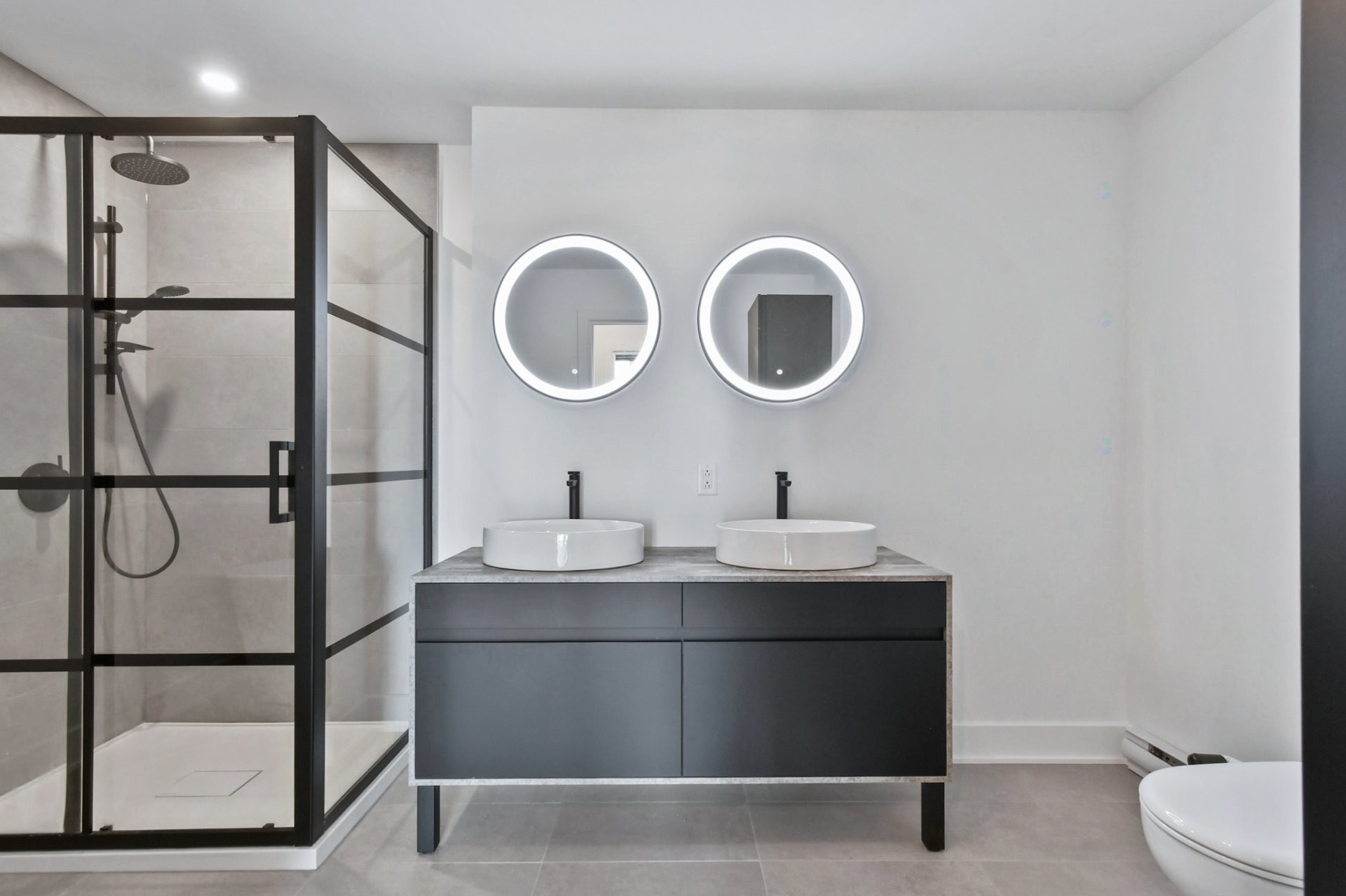 









2835


Av. du Cosmodôme

, 1202,
Laval (Chomedey),




QC
H7T0R8

