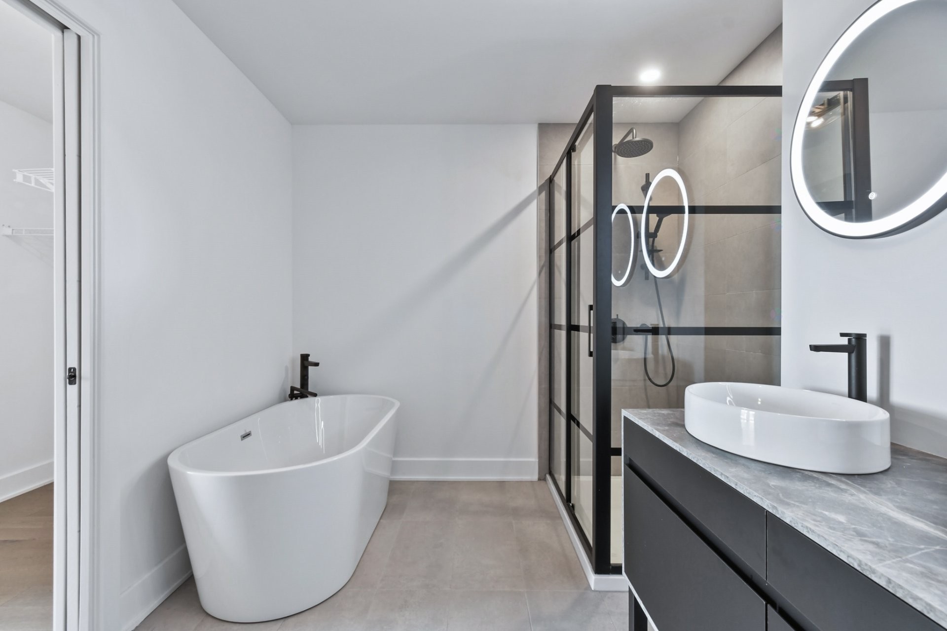 









2835


Av. du Cosmodôme

, 1202,
Laval (Chomedey),




QC
H7T0R8

